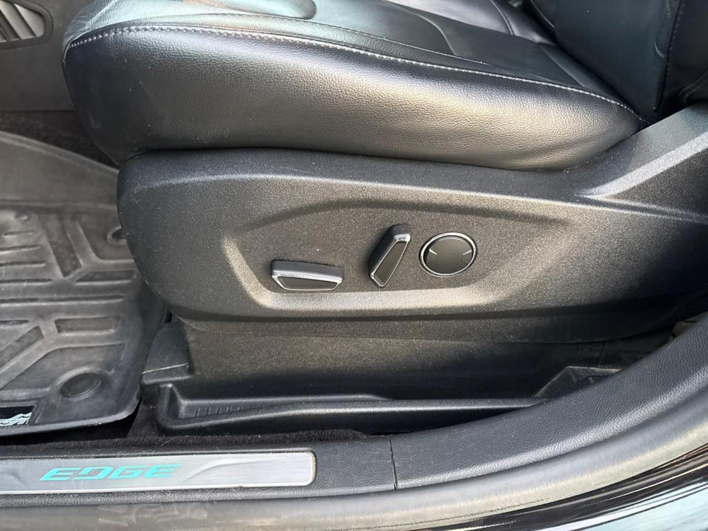 2016 BLACK FORD EDGE TITANIUM (2FMPK4K82GB) with an 3.5L engine, Automatic transmission, located at 503 First Street, Canonsburg, PA, 15317, (724) 745-0566, 40.266006, -80.178413 - Photo#18