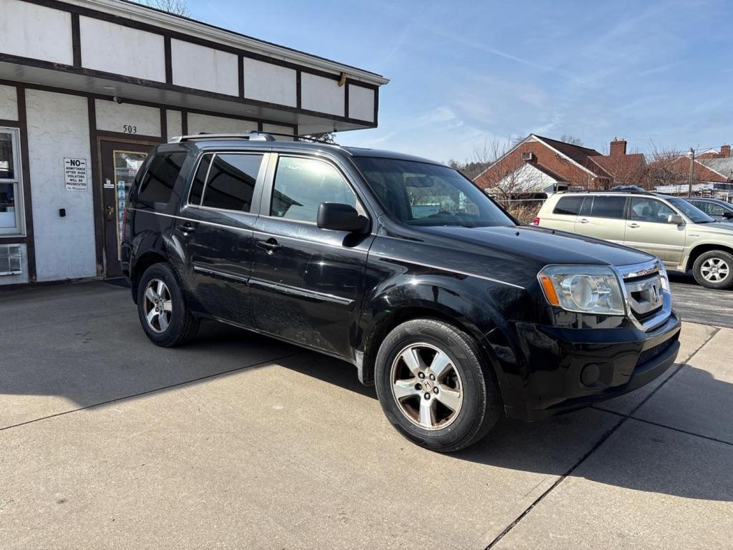 2009 BLACK HONDA PILOT EXL (5FNYF48599B) with an 3.5L engine, Automatic transmission, located at 503 First Street, Canonsburg, PA, 15317, (724) 745-0566, 40.266006, -80.178413 - Photo#6