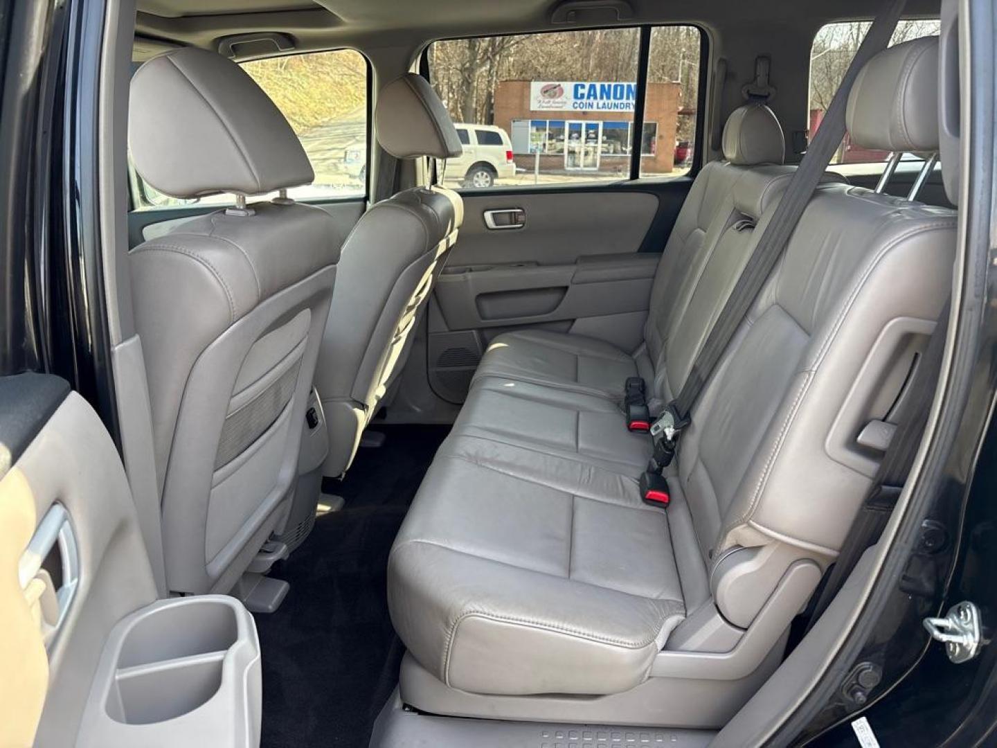 2009 BLACK HONDA PILOT EXL (5FNYF48599B) with an 3.5L engine, Automatic transmission, located at 503 First Street, Canonsburg, PA, 15317, (724) 745-0566, 40.266006, -80.178413 - Photo#15