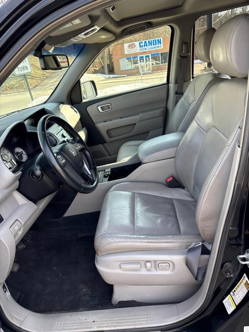 2009 BLACK HONDA PILOT EXL (5FNYF48599B) with an 3.5L engine, Automatic transmission, located at 503 First Street, Canonsburg, PA, 15317, (724) 745-0566, 40.266006, -80.178413 - Photo#18