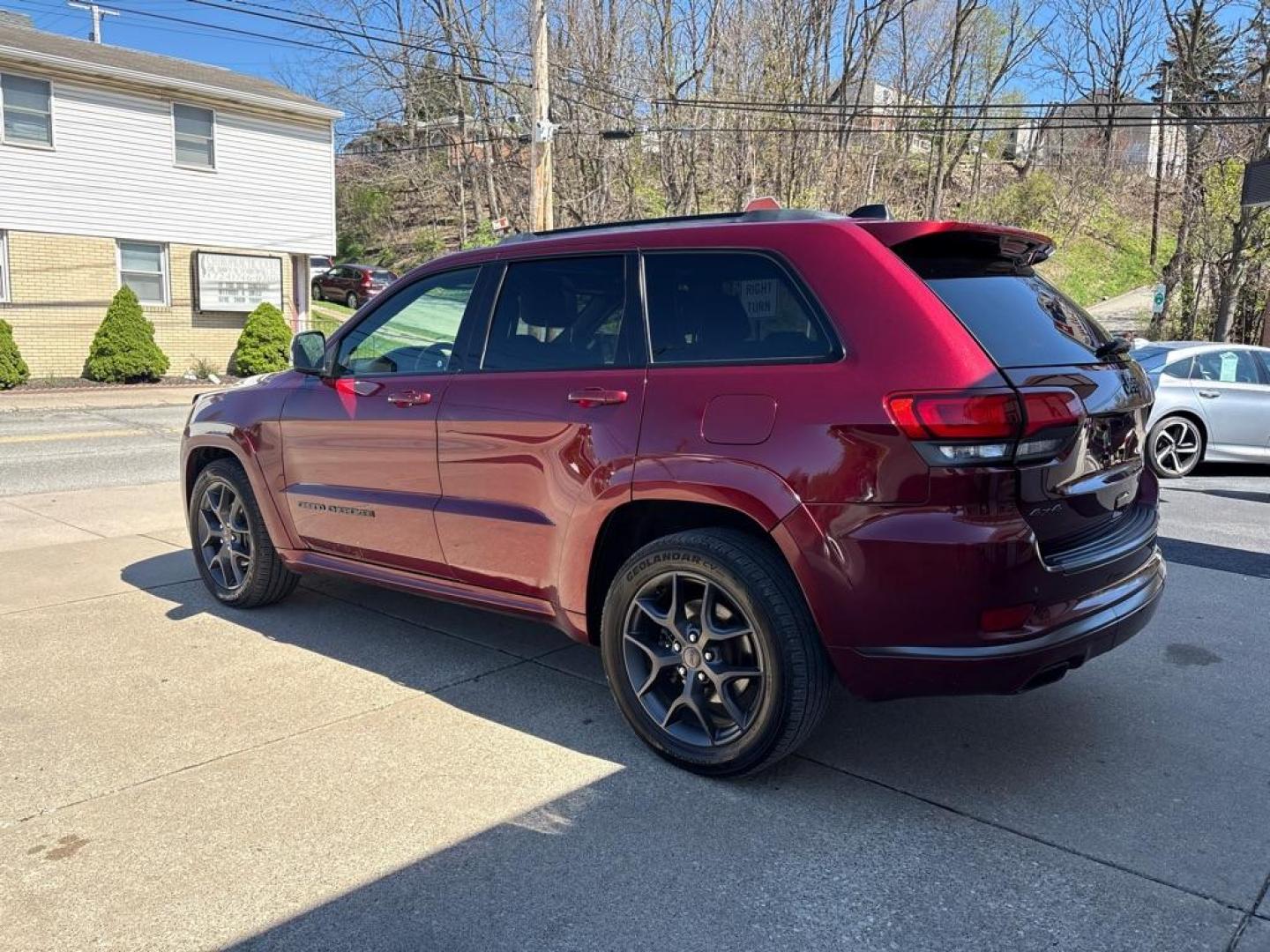 2019 MAROON JEEP GRAND CHEROKEE LIMITED (1C4RJFBG4KC) with an 3.6L engine, Automatic transmission, located at 503 First Street, Canonsburg, PA, 15317, (724) 745-0566, 40.266006, -80.178413 - Photo#2