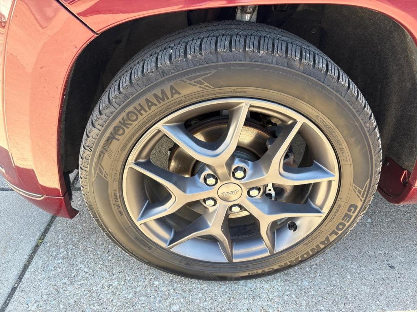 2019 MAROON JEEP GRAND CHEROKEE LIMITED (1C4RJFBG4KC) with an 3.6L engine, Automatic transmission, located at 503 First Street, Canonsburg, PA, 15317, (724) 745-0566, 40.266006, -80.178413 - Photo#9