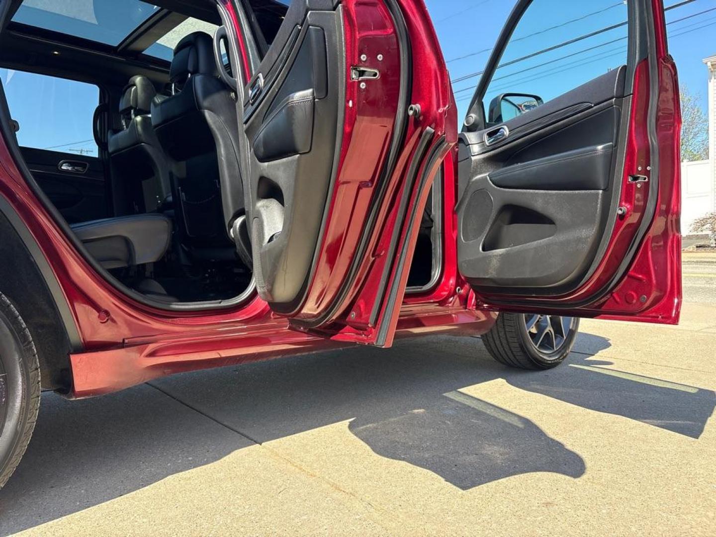 2019 MAROON JEEP GRAND CHEROKEE LIMITED (1C4RJFBG4KC) with an 3.6L engine, Automatic transmission, located at 503 First Street, Canonsburg, PA, 15317, (724) 745-0566, 40.266006, -80.178413 - Photo#13