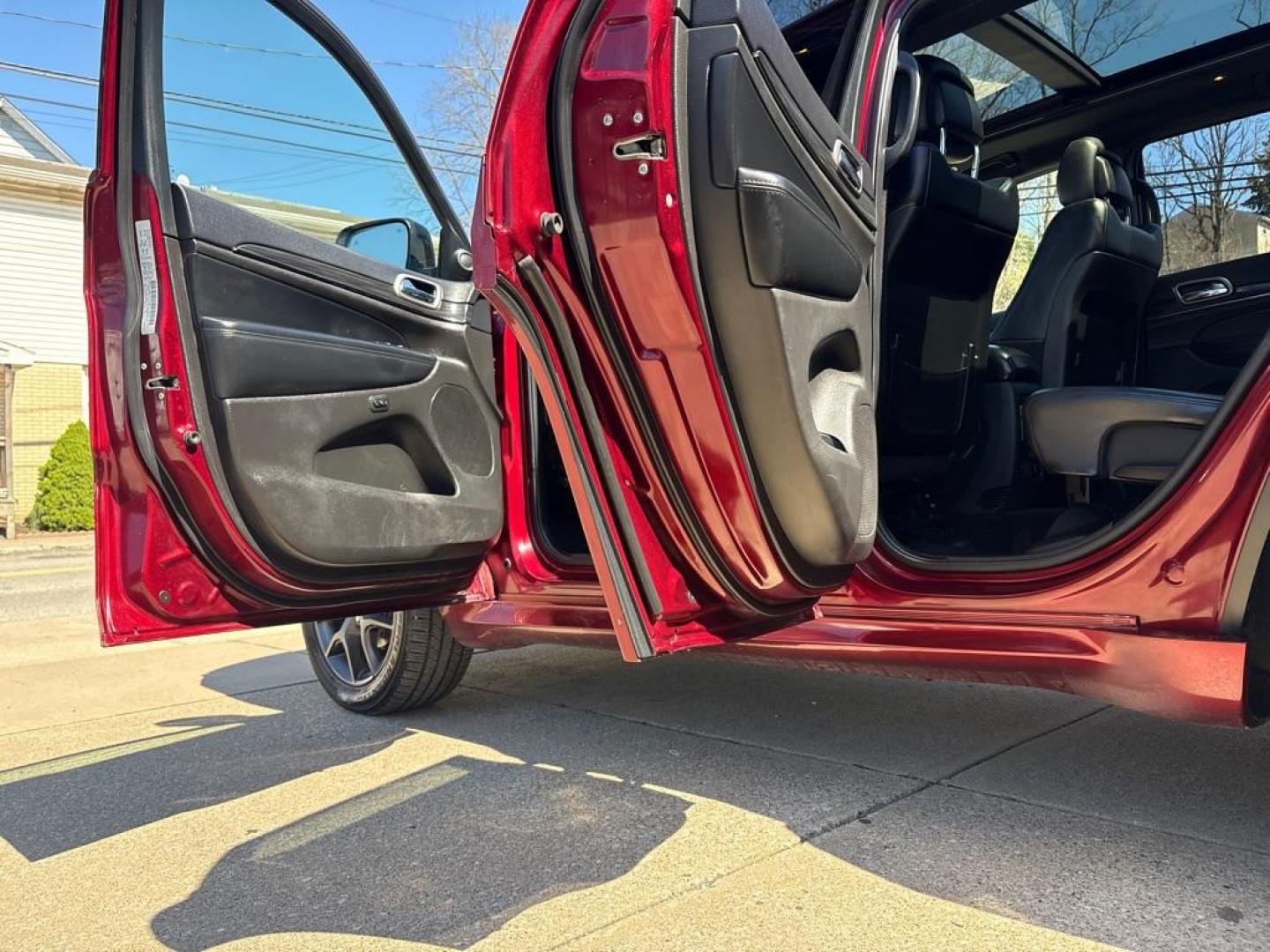 2019 MAROON JEEP GRAND CHEROKEE LIMITED (1C4RJFBG4KC) with an 3.6L engine, Automatic transmission, located at 503 First Street, Canonsburg, PA, 15317, (724) 745-0566, 40.266006, -80.178413 - Photo#14