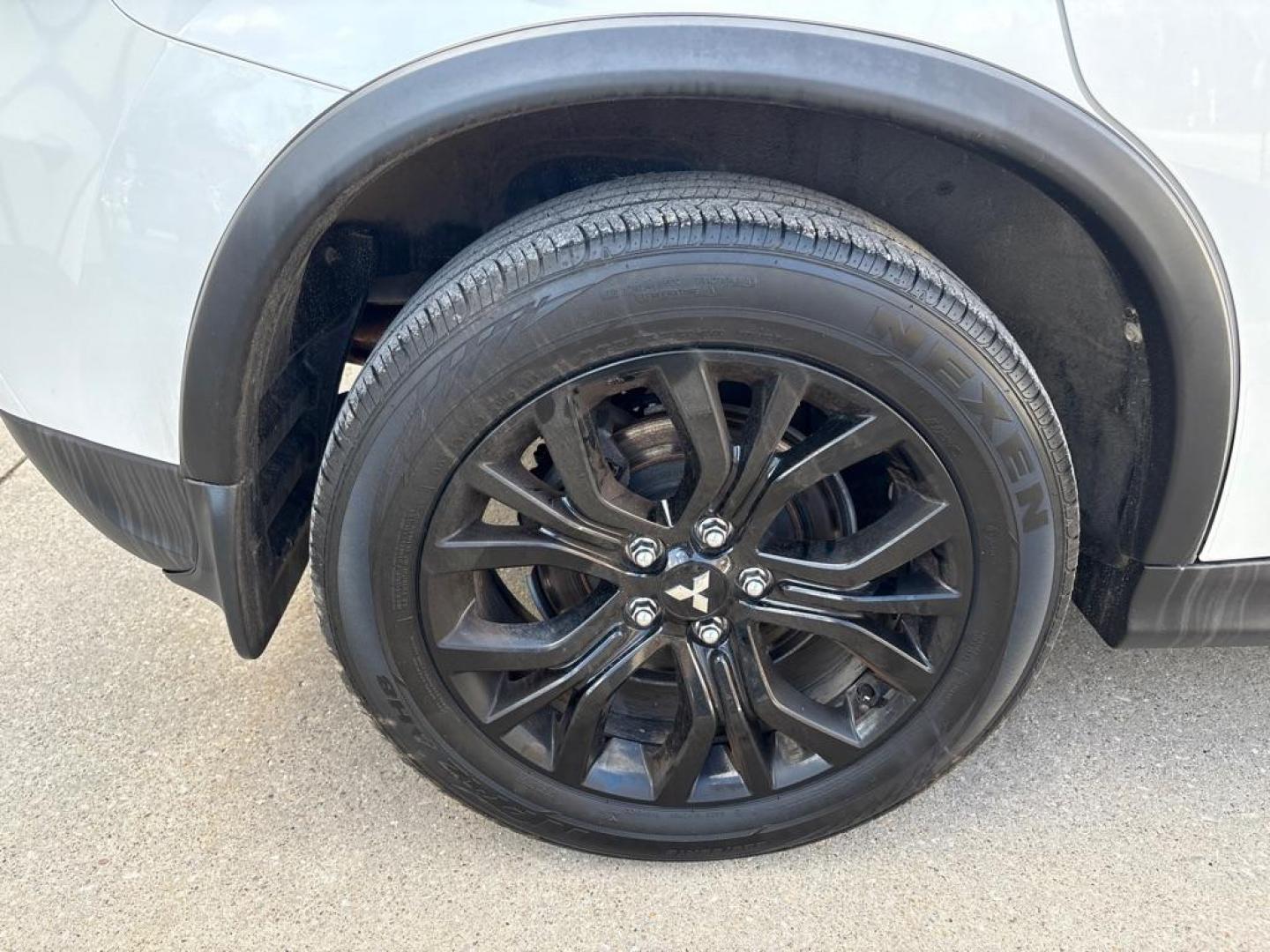 2019 WHITE MITSUBISHI OUTLANDER SPORT ES (JA4AR3AU1KU) with an 2.0L engine, Automatic transmission, located at 503 First Street, Canonsburg, PA, 15317, (724) 745-0566, 40.266006, -80.178413 - Photo#11