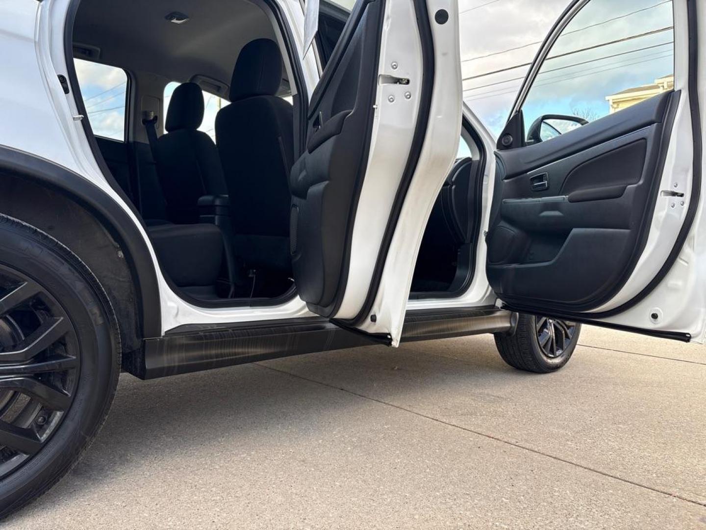 2019 WHITE MITSUBISHI OUTLANDER SPORT ES (JA4AR3AU1KU) with an 2.0L engine, Automatic transmission, located at 503 First Street, Canonsburg, PA, 15317, (724) 745-0566, 40.266006, -80.178413 - Photo#13