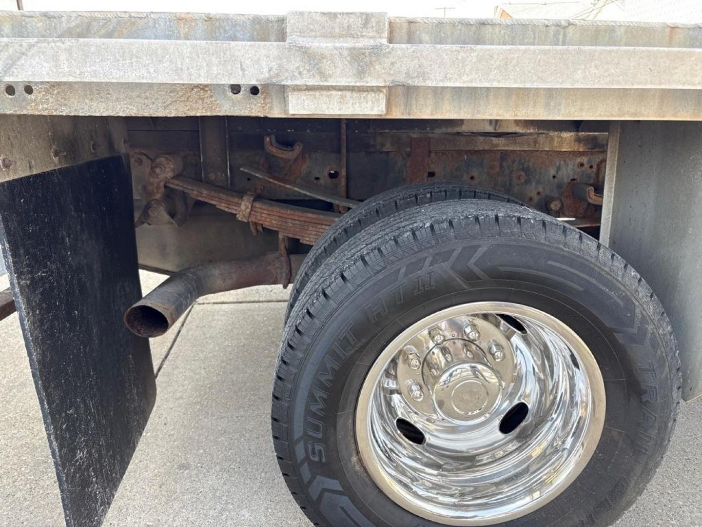 2016 WHITE FORD F350 SUPER DUTY (1FDRF3H60GE) with an 6.2L engine, Automatic transmission, located at 503 First Street, Canonsburg, PA, 15317, (724) 745-0566, 40.266006, -80.178413 - Photo#11