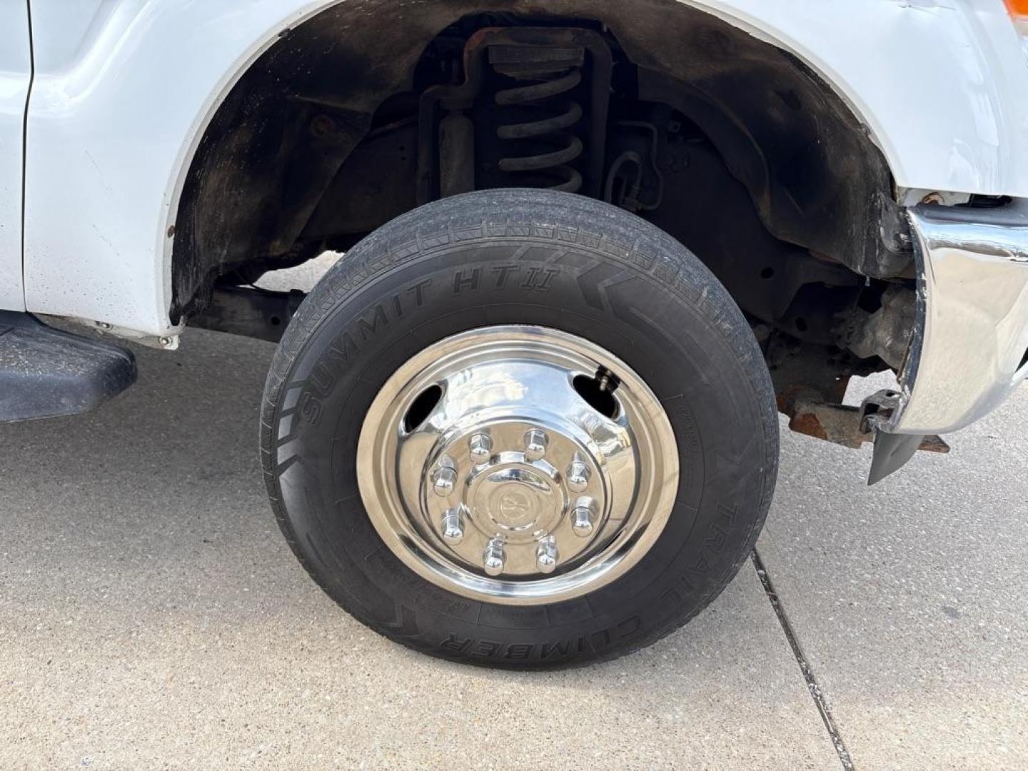 2016 WHITE FORD F350 SUPER DUTY (1FDRF3H60GE) with an 6.2L engine, Automatic transmission, located at 503 First Street, Canonsburg, PA, 15317, (724) 745-0566, 40.266006, -80.178413 - Photo#16