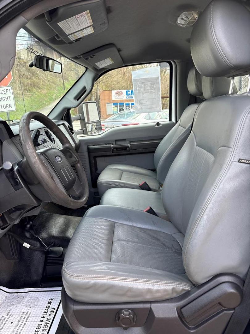 2016 WHITE FORD F350 SUPER DUTY (1FDRF3H60GE) with an 6.2L engine, Automatic transmission, located at 503 First Street, Canonsburg, PA, 15317, (724) 745-0566, 40.266006, -80.178413 - Photo#23