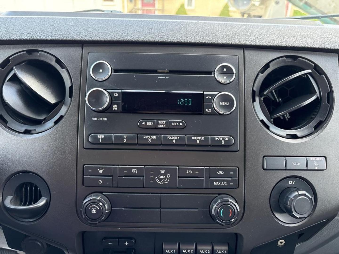 2016 WHITE FORD F350 SUPER DUTY (1FDRF3H60GE) with an 6.2L engine, Automatic transmission, located at 503 First Street, Canonsburg, PA, 15317, (724) 745-0566, 40.266006, -80.178413 - Photo#29