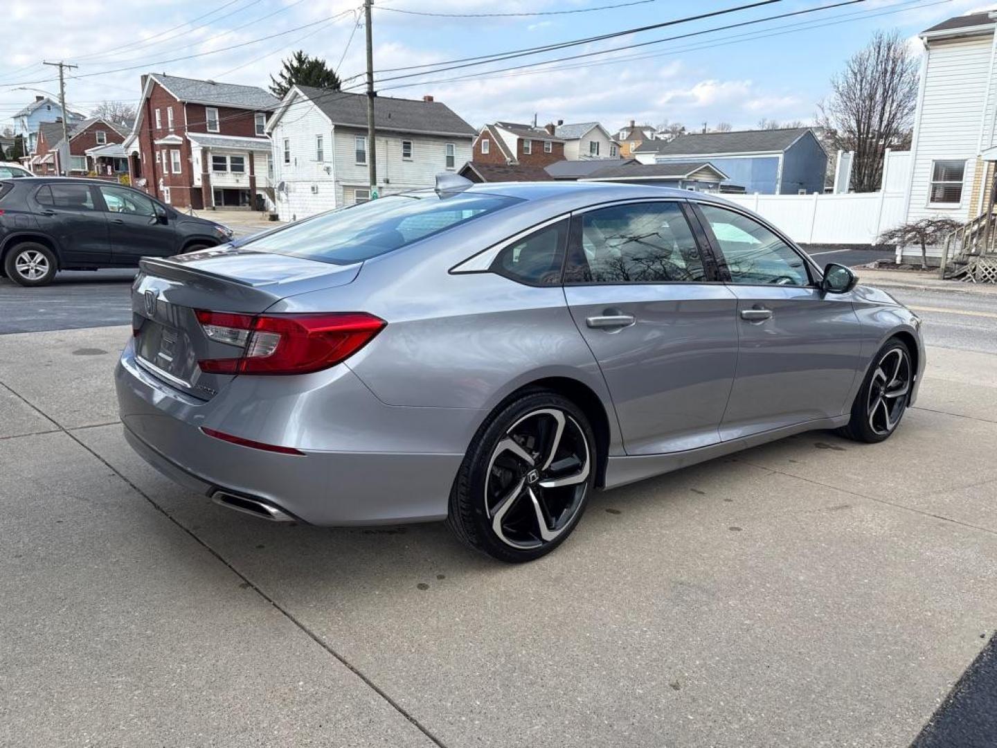 2020 SILVER HONDA ACCORD SPORT (1HGCV1F33LA) with an 1.5L engine, Continuously Variable transmission, located at 503 First Street, Canonsburg, PA, 15317, (724) 745-0566, 40.266006, -80.178413 - Photo#4
