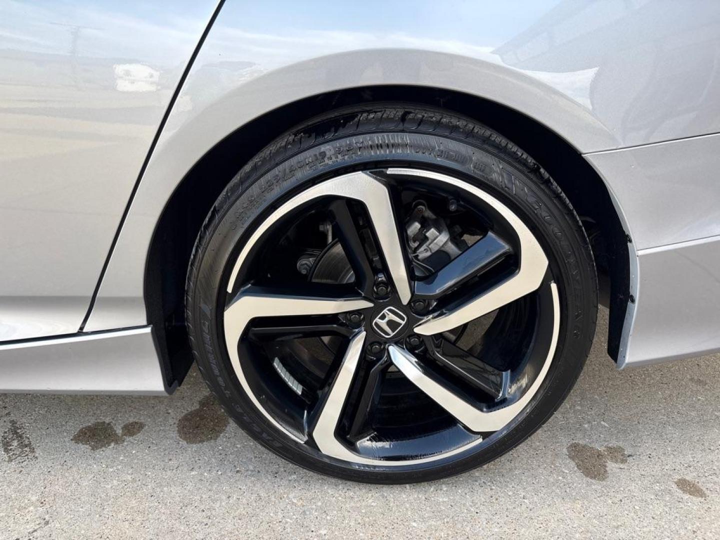 2020 SILVER HONDA ACCORD SPORT (1HGCV1F33LA) with an 1.5L engine, Continuously Variable transmission, located at 503 First Street, Canonsburg, PA, 15317, (724) 745-0566, 40.266006, -80.178413 - Photo#9