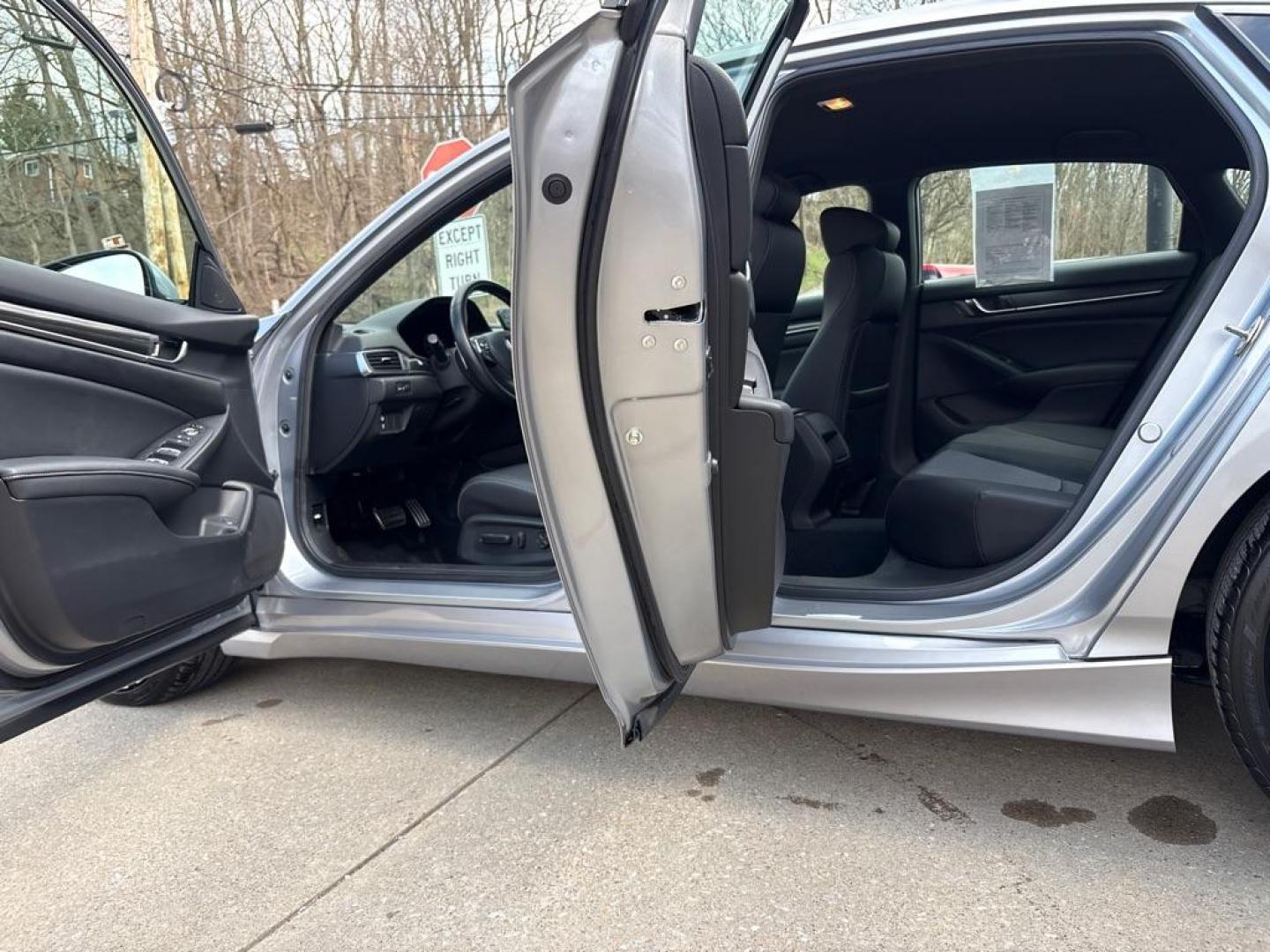 2020 SILVER HONDA ACCORD SPORT (1HGCV1F33LA) with an 1.5L engine, Continuously Variable transmission, located at 503 First Street, Canonsburg, PA, 15317, (724) 745-0566, 40.266006, -80.178413 - Photo#13