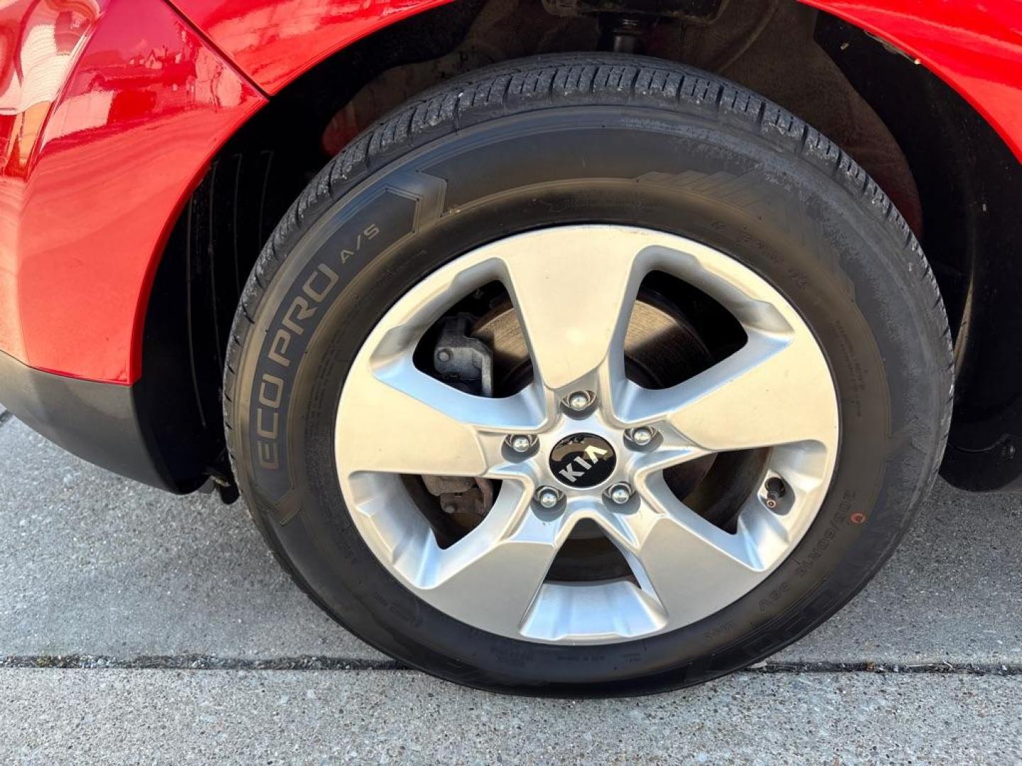2019 RED KIA SOUL (KNDJN2A26K7) with an 1.6L engine, Automatic transmission, located at 503 First Street, Canonsburg, PA, 15317, (724) 745-0566, 40.266006, -80.178413 - Photo#8