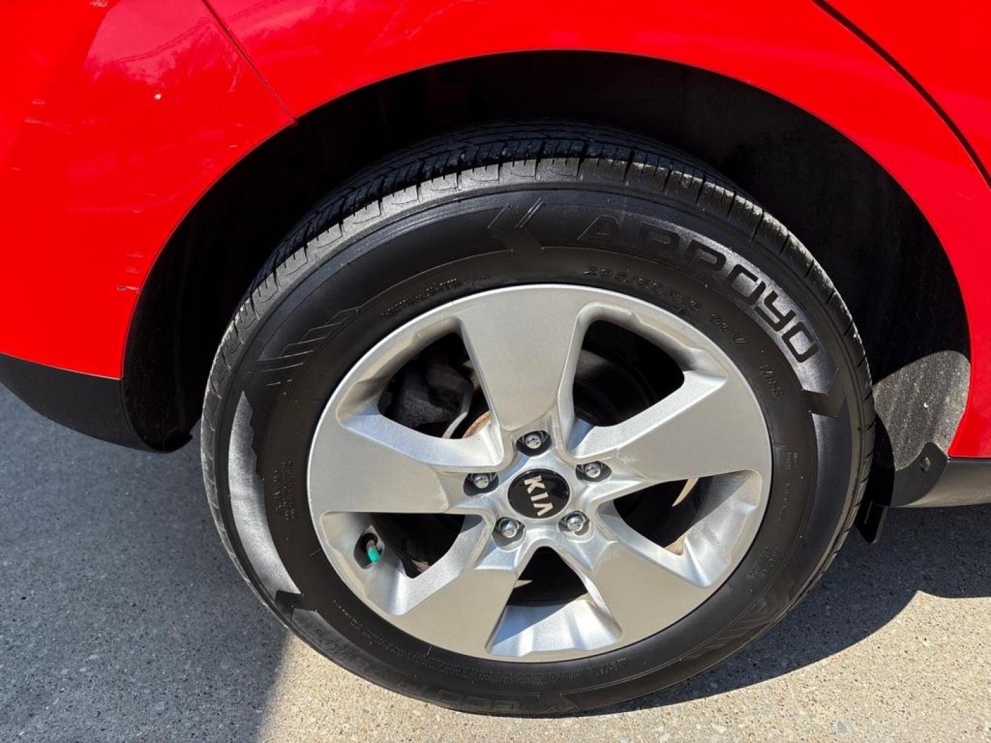 2019 RED KIA SOUL (KNDJN2A26K7) with an 1.6L engine, Automatic transmission, located at 503 First Street, Canonsburg, PA, 15317, (724) 745-0566, 40.266006, -80.178413 - Photo#10