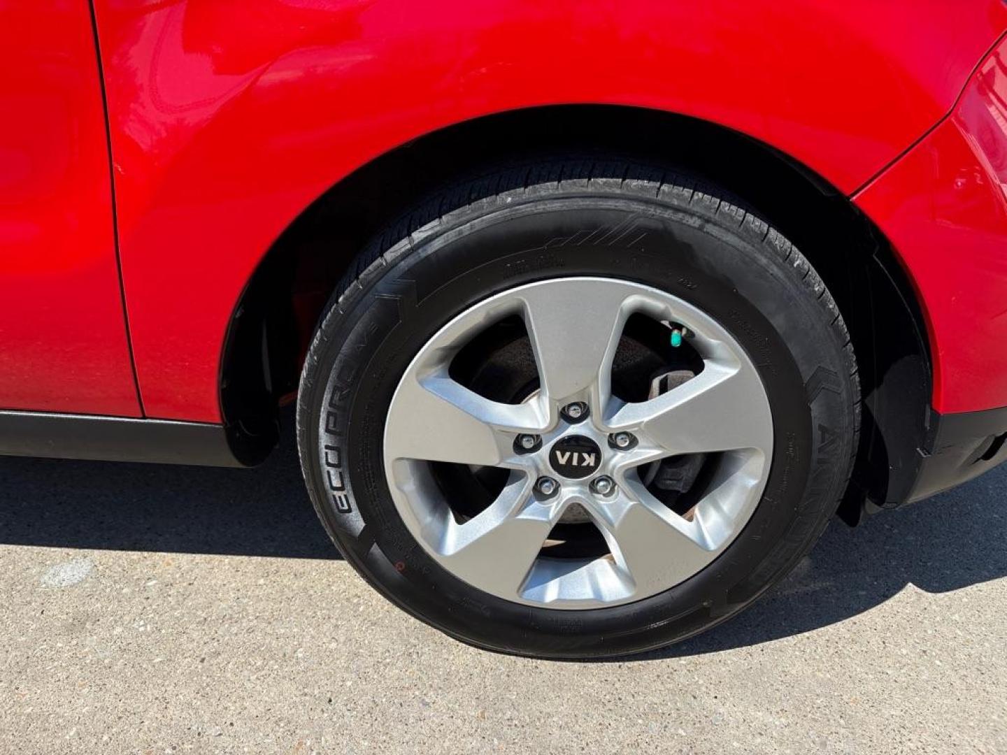 2019 RED KIA SOUL (KNDJN2A26K7) with an 1.6L engine, Automatic transmission, located at 503 First Street, Canonsburg, PA, 15317, (724) 745-0566, 40.266006, -80.178413 - Photo#11