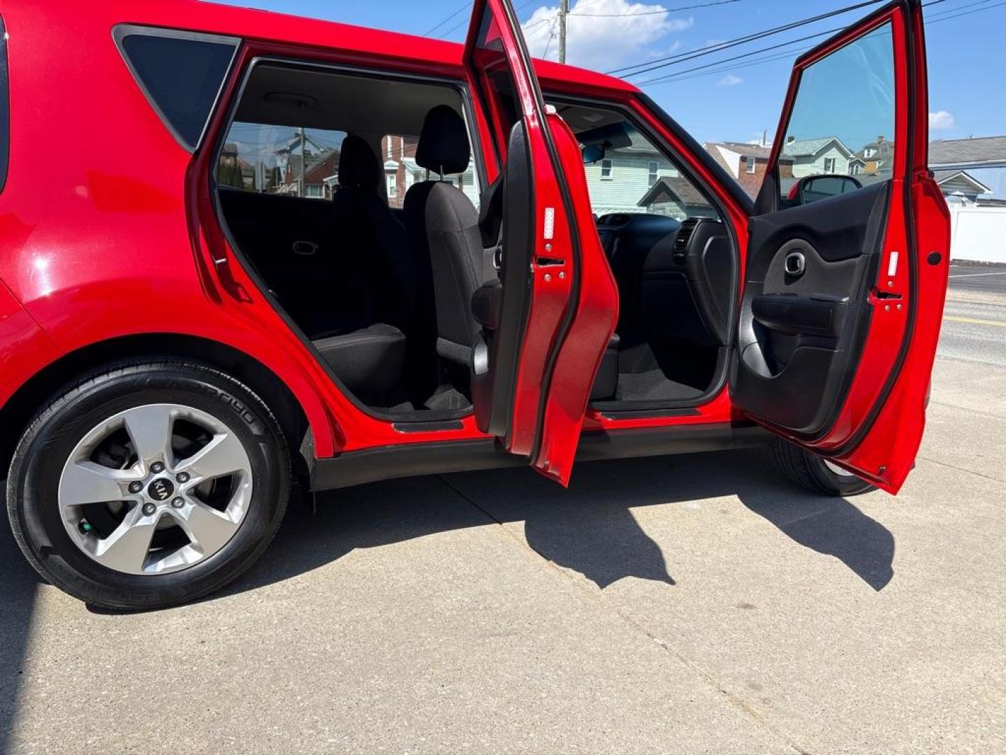 2019 RED KIA SOUL (KNDJN2A26K7) with an 1.6L engine, Automatic transmission, located at 503 First Street, Canonsburg, PA, 15317, (724) 745-0566, 40.266006, -80.178413 - Photo#12