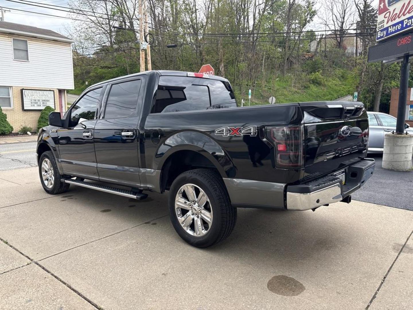 2018 BLACK FORD F150 SUPERCREW (1FTEW1EGXJK) with an 3.5L engine, Automatic transmission, located at 503 First Street, Canonsburg, PA, 15317, (724) 745-0566, 40.266006, -80.178413 - * 2 OWNER * CLEAN CARFAX * 4WD * LOCKING TAILGATE * REMOTE START * BACK UP CAMERA * SUPER CLEAN * TOW PACKAGE W/ INTEGRATED TRAILER BRAKE * NAVIGATION * SPRAY IN BED LINER WE FINANCE! APPLY ONLINE: WWW.USEDCARSCANONSBURGPA.COM CALL US: 724-745-0566 TEXT US: 724-825-1817 - Photo#2