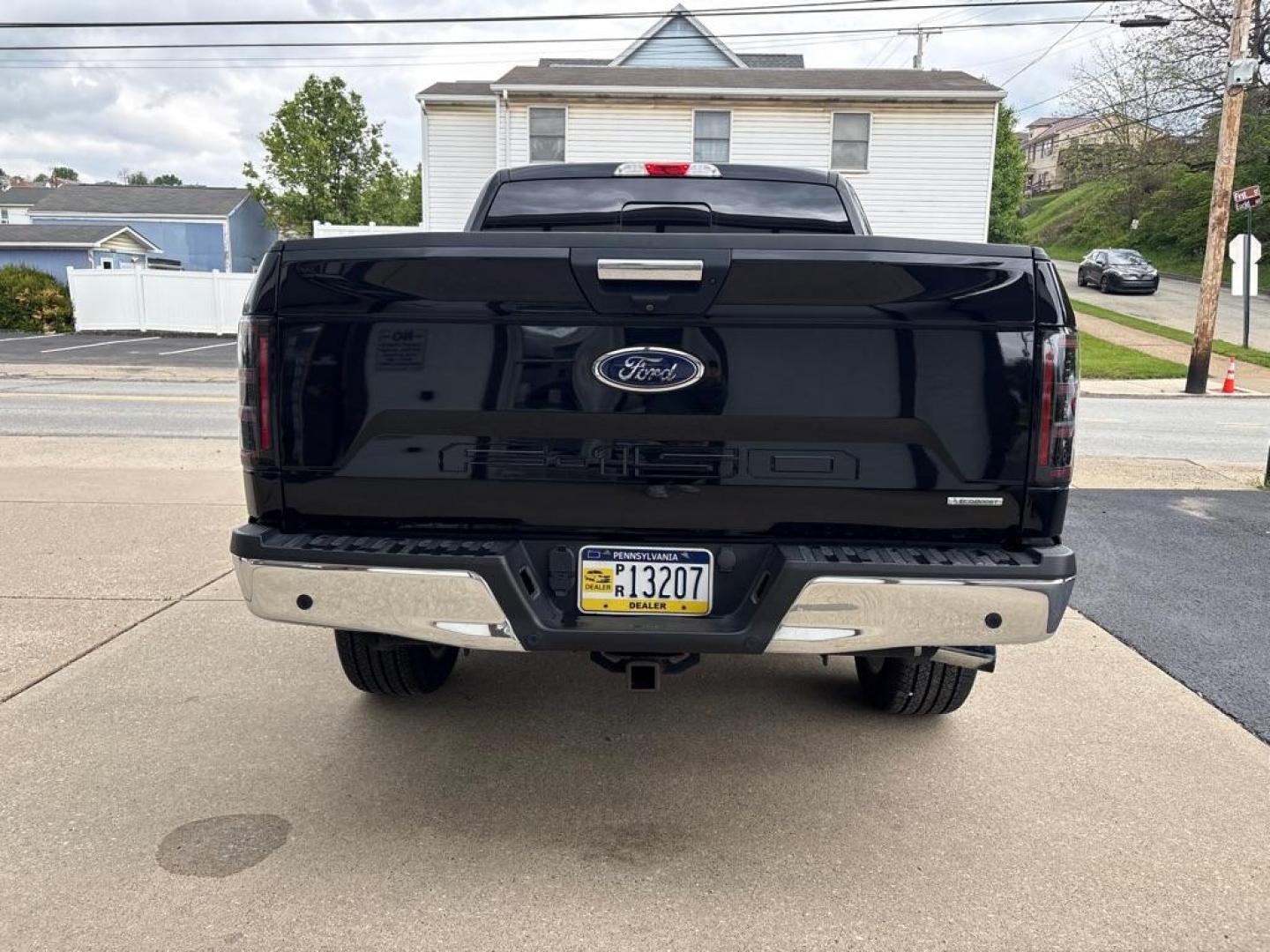 2018 BLACK FORD F150 SUPERCREW (1FTEW1EGXJK) with an 3.5L engine, Automatic transmission, located at 503 First Street, Canonsburg, PA, 15317, (724) 745-0566, 40.266006, -80.178413 - * 2 OWNER * CLEAN CARFAX * 4WD * LOCKING TAILGATE * REMOTE START * BACK UP CAMERA * SUPER CLEAN * TOW PACKAGE W/ INTEGRATED TRAILER BRAKE * NAVIGATION * SPRAY IN BED LINER WE FINANCE! APPLY ONLINE: WWW.USEDCARSCANONSBURGPA.COM CALL US: 724-745-0566 TEXT US: 724-825-1817 - Photo#3