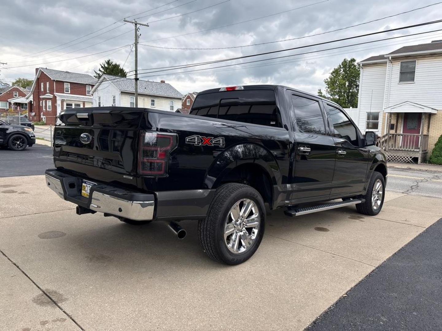 2018 BLACK FORD F150 SUPERCREW (1FTEW1EGXJK) with an 3.5L engine, Automatic transmission, located at 503 First Street, Canonsburg, PA, 15317, (724) 745-0566, 40.266006, -80.178413 - * 2 OWNER * CLEAN CARFAX * 4WD * LOCKING TAILGATE * REMOTE START * BACK UP CAMERA * SUPER CLEAN * TOW PACKAGE W/ INTEGRATED TRAILER BRAKE * NAVIGATION * SPRAY IN BED LINER WE FINANCE! APPLY ONLINE: WWW.USEDCARSCANONSBURGPA.COM CALL US: 724-745-0566 TEXT US: 724-825-1817 - Photo#4