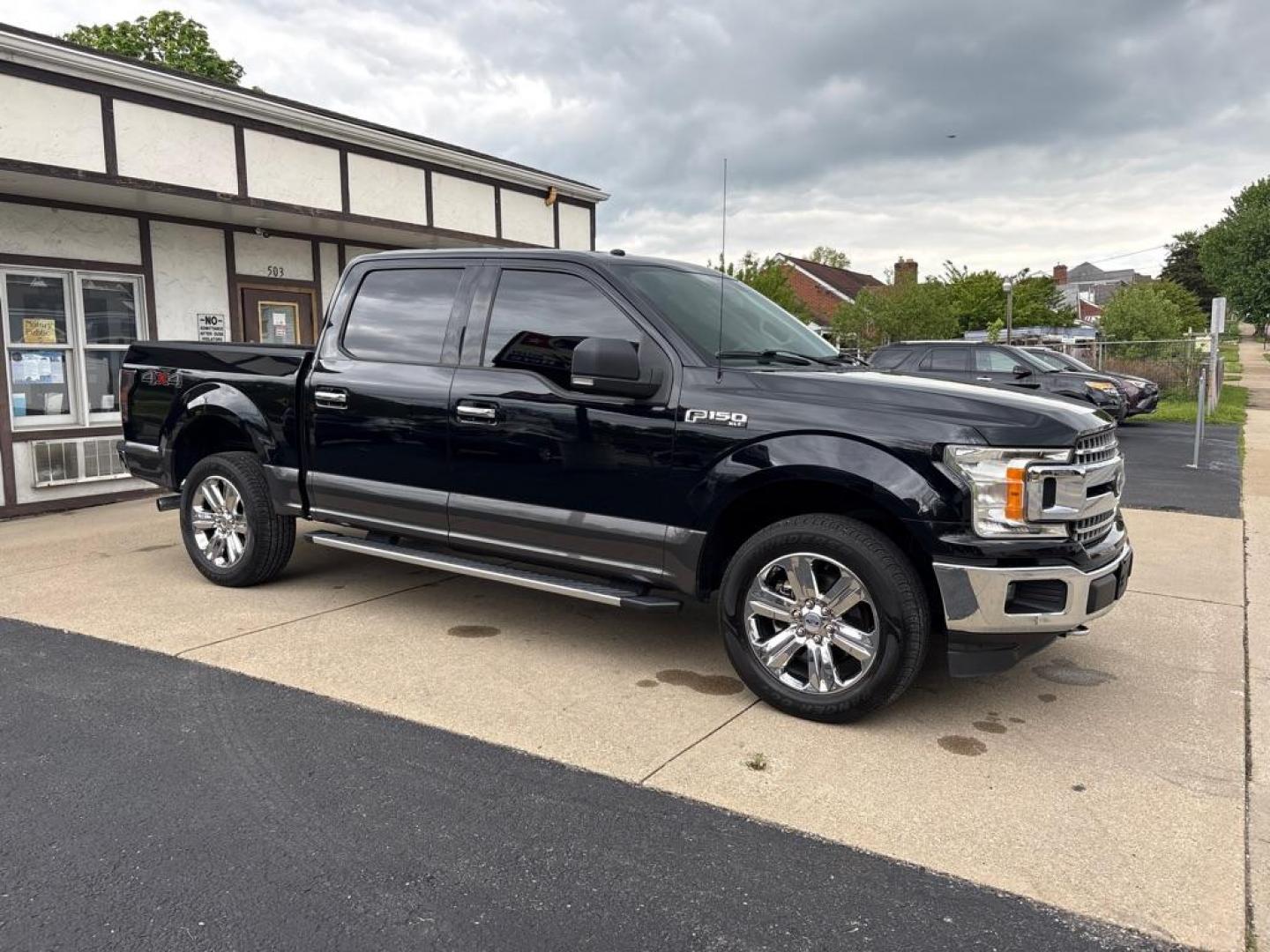 2018 BLACK FORD F150 SUPERCREW (1FTEW1EGXJK) with an 3.5L engine, Automatic transmission, located at 503 First Street, Canonsburg, PA, 15317, (724) 745-0566, 40.266006, -80.178413 - * 2 OWNER * CLEAN CARFAX * 4WD * LOCKING TAILGATE * REMOTE START * BACK UP CAMERA * SUPER CLEAN * TOW PACKAGE W/ INTEGRATED TRAILER BRAKE * NAVIGATION * SPRAY IN BED LINER WE FINANCE! APPLY ONLINE: WWW.USEDCARSCANONSBURGPA.COM CALL US: 724-745-0566 TEXT US: 724-825-1817 - Photo#6