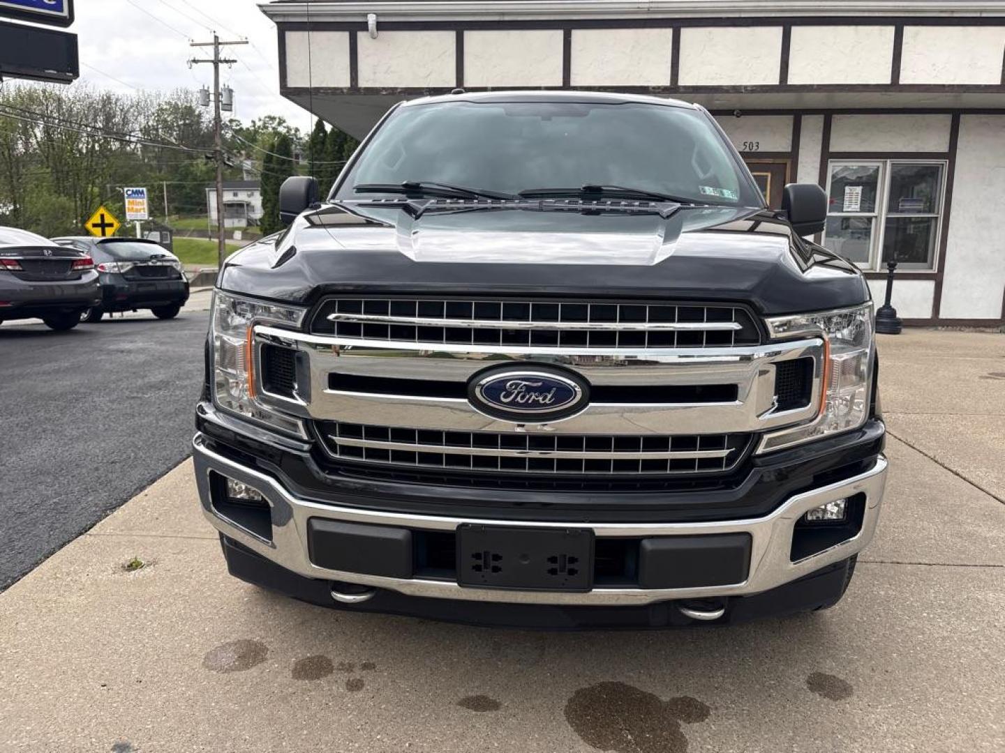 2018 BLACK FORD F150 SUPERCREW (1FTEW1EGXJK) with an 3.5L engine, Automatic transmission, located at 503 First Street, Canonsburg, PA, 15317, (724) 745-0566, 40.266006, -80.178413 - * 2 OWNER * CLEAN CARFAX * 4WD * LOCKING TAILGATE * REMOTE START * BACK UP CAMERA * SUPER CLEAN * TOW PACKAGE W/ INTEGRATED TRAILER BRAKE * NAVIGATION * SPRAY IN BED LINER WE FINANCE! APPLY ONLINE: WWW.USEDCARSCANONSBURGPA.COM CALL US: 724-745-0566 TEXT US: 724-825-1817 - Photo#7