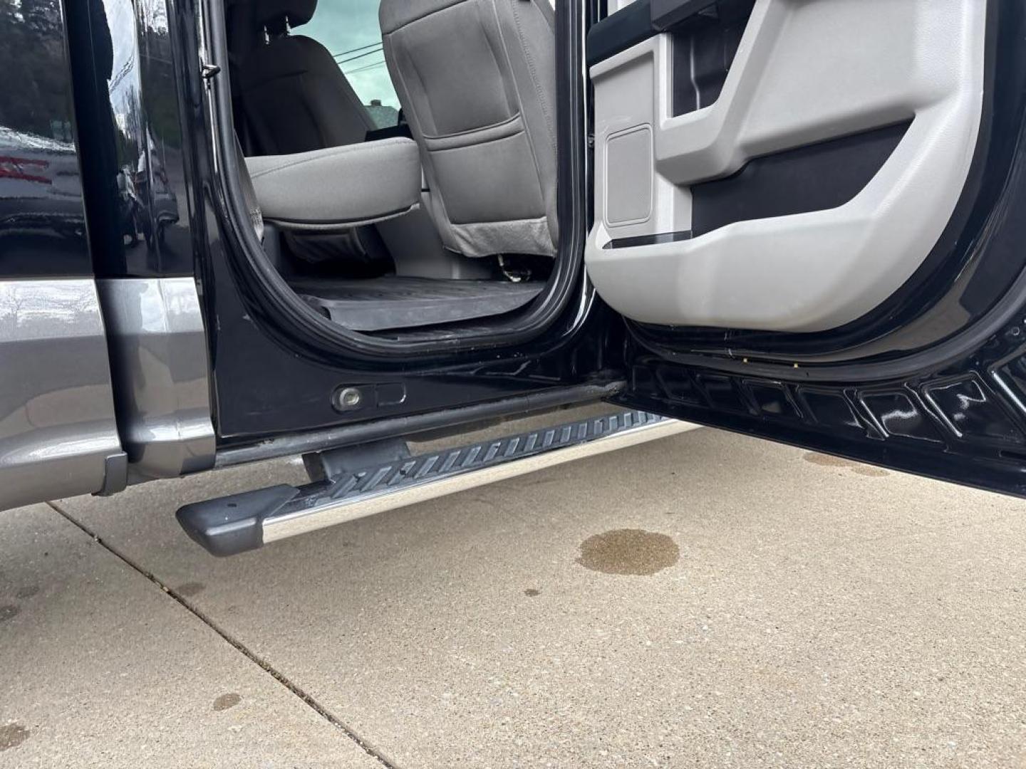 2018 BLACK FORD F150 SUPERCREW (1FTEW1EGXJK) with an 3.5L engine, Automatic transmission, located at 503 First Street, Canonsburg, PA, 15317, (724) 745-0566, 40.266006, -80.178413 - * 2 OWNER * CLEAN CARFAX * 4WD * LOCKING TAILGATE * REMOTE START * BACK UP CAMERA * SUPER CLEAN * TOW PACKAGE W/ INTEGRATED TRAILER BRAKE * NAVIGATION * SPRAY IN BED LINER WE FINANCE! APPLY ONLINE: WWW.USEDCARSCANONSBURGPA.COM CALL US: 724-745-0566 TEXT US: 724-825-1817 - Photo#17