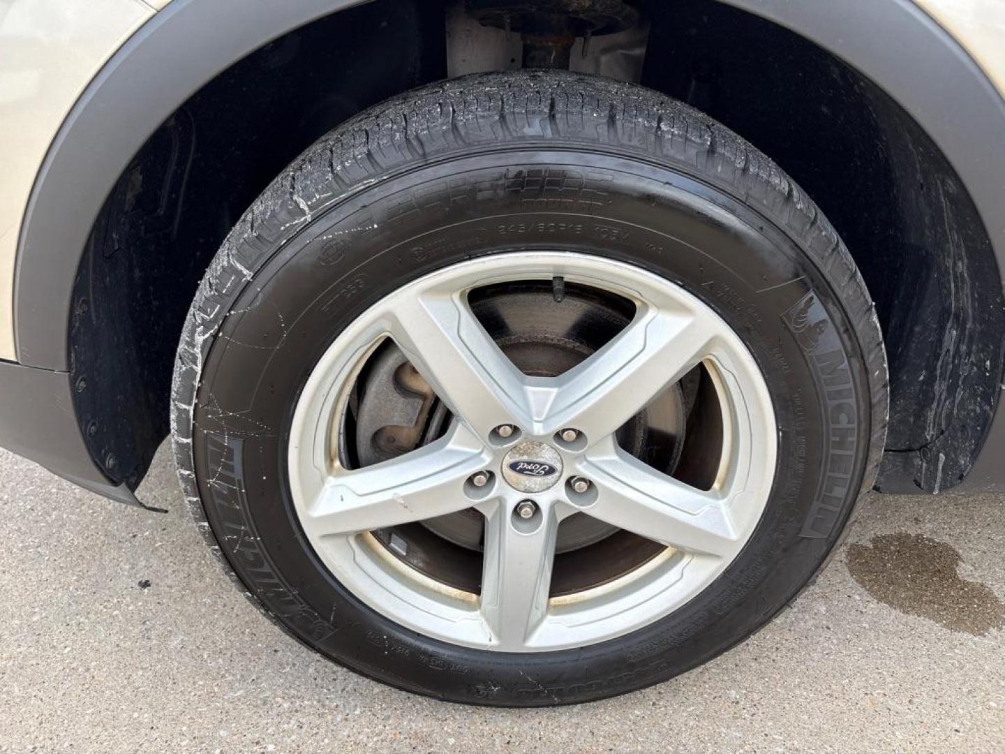 2017 GOLD FORD EXPLORER XLT (1FM5K8D85HG) with an 3.5L engine, Automatic transmission, located at 503 First Street, Canonsburg, PA, 15317, (724) 745-0566, 40.266006, -80.178413 - Photo#9