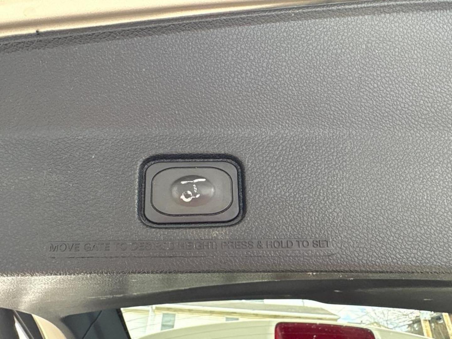 2017 GOLD FORD EXPLORER XLT (1FM5K8D85HG) with an 3.5L engine, Automatic transmission, located at 503 First Street, Canonsburg, PA, 15317, (724) 745-0566, 40.266006, -80.178413 - Photo#17