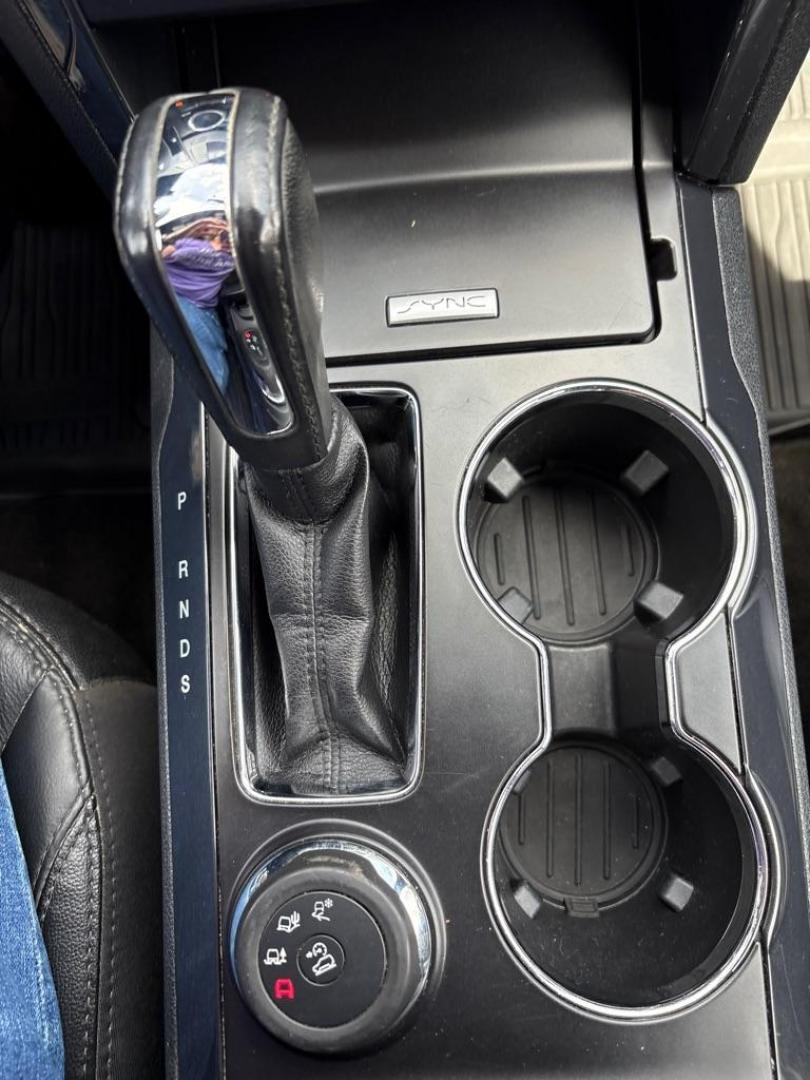 2017 GOLD FORD EXPLORER XLT (1FM5K8D85HG) with an 3.5L engine, Automatic transmission, located at 503 First Street, Canonsburg, PA, 15317, (724) 745-0566, 40.266006, -80.178413 - Photo#34