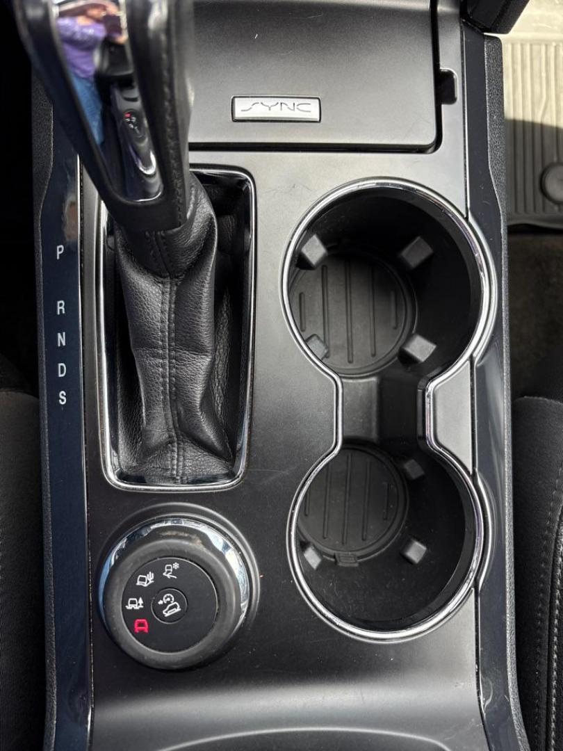 2017 GOLD FORD EXPLORER XLT (1FM5K8D85HG) with an 3.5L engine, Automatic transmission, located at 503 First Street, Canonsburg, PA, 15317, (724) 745-0566, 40.266006, -80.178413 - Photo#36