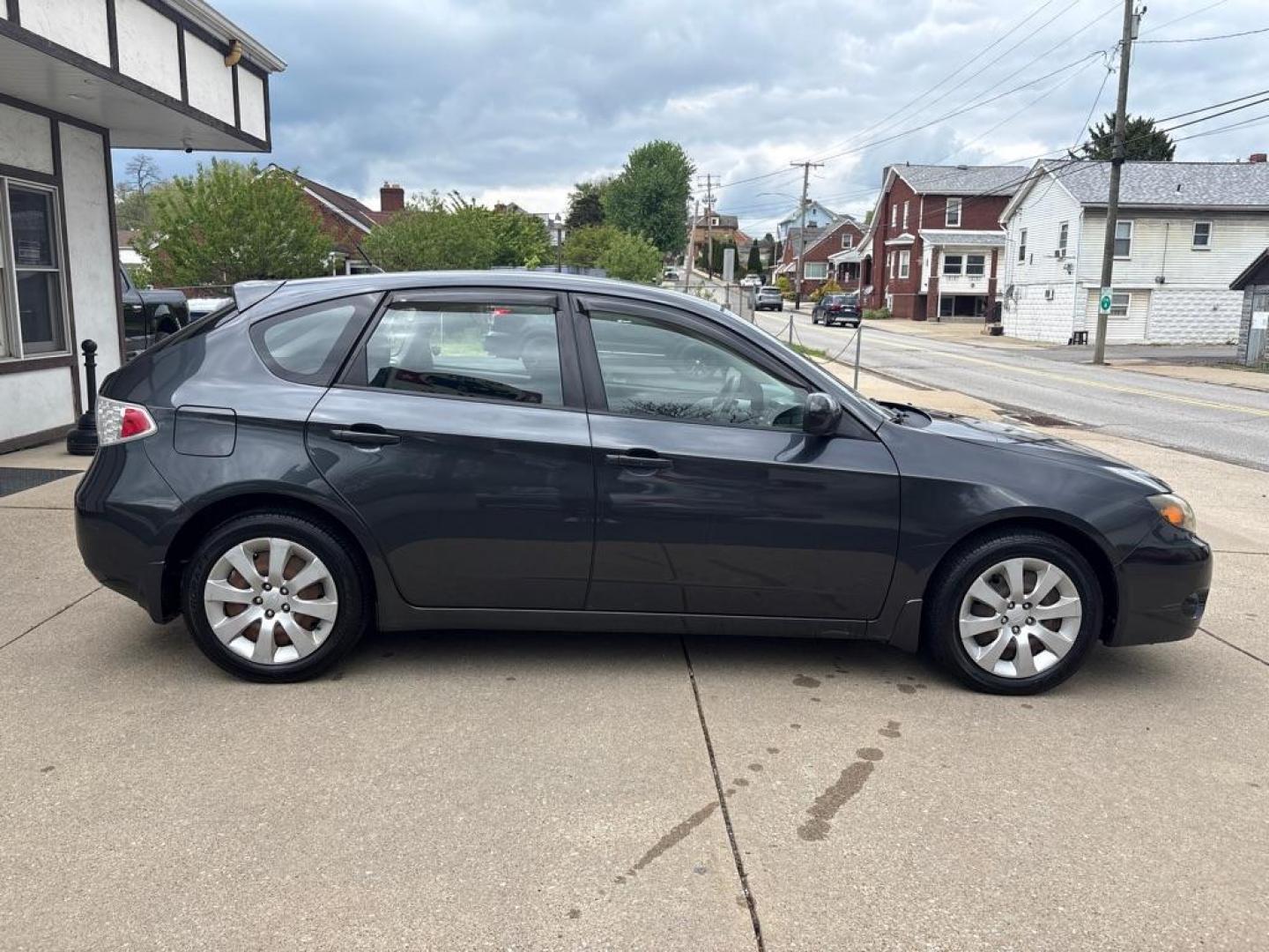 2009 GRAY SUBARU IMPREZA 2.5I (JF1GH61629H) with an 2.5L engine, Automatic transmission, located at 503 First Street, Canonsburg, PA, 15317, (724) 745-0566, 40.266006, -80.178413 - *CLEAN CAR FAX! *AWD! *TWO OWNER! * 4 CYLINDER ENGINE WE FINANCE! APPLY ONLINE: WWW.USEDCARSCANONSBURGPA.COM CALL US TODAY: 724-745-0566 TEXT US: 724-825-1817 - Photo#5
