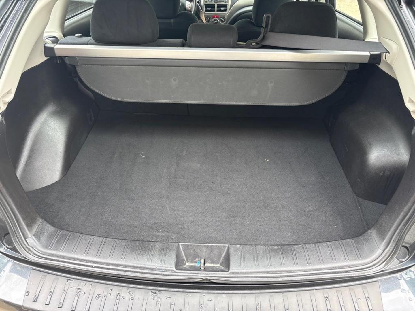 2009 GRAY SUBARU IMPREZA 2.5I (JF1GH61629H) with an 2.5L engine, Automatic transmission, located at 503 First Street, Canonsburg, PA, 15317, (724) 745-0566, 40.266006, -80.178413 - *CLEAN CAR FAX! *AWD! *TWO OWNER! * 4 CYLINDER ENGINE WE FINANCE! APPLY ONLINE: WWW.USEDCARSCANONSBURGPA.COM CALL US TODAY: 724-745-0566 TEXT US: 724-825-1817 - Photo#17