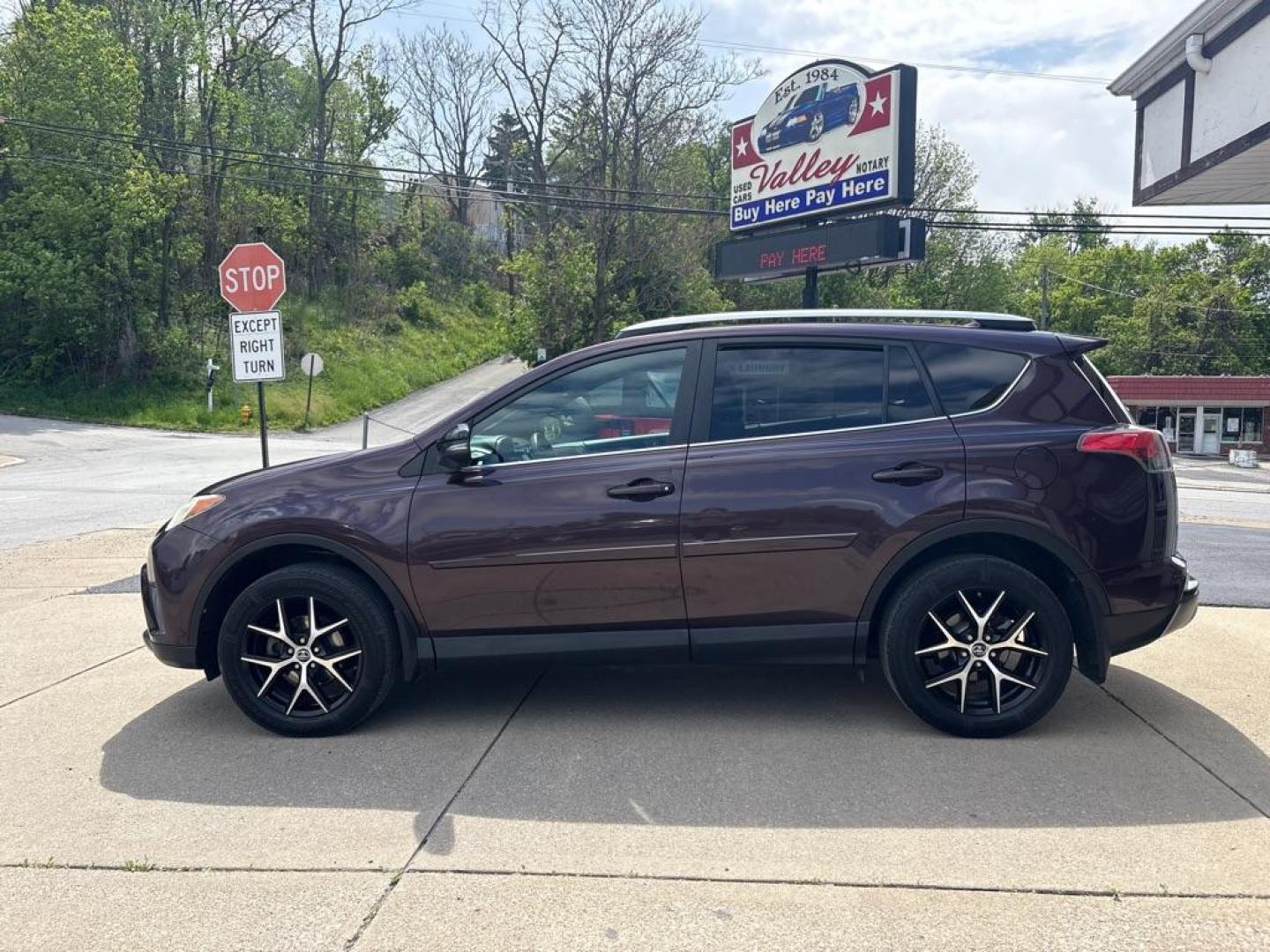 2016 PURPLE TOYOTA RAV4 SE (2T3JFREV6GW) with an 2.5L engine, Automatic transmission, located at 503 First Street, Canonsburg, PA, 15317, (724) 745-0566, 40.266006, -80.178413 - * ONE OWNER! * CLEAN CAR FAX! * AWD * NEW INSPECTION AND FRESH OIL * LEATHER * BACK UP CAMERA * HEATED SEATS 22 CITY / 29 HIGHWAY WE FINANCE! APPLY ONLINE: WWW.USEDCARSCANONSBURGPA.COM CALL US! 724-745-0566 TEXT US! 724-825-1817 - Photo#1