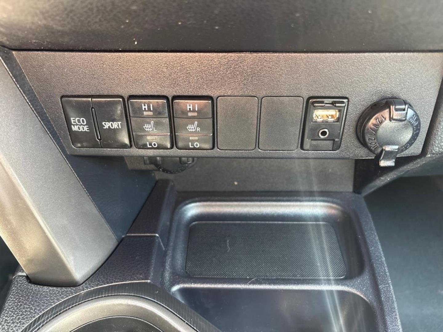 2016 PURPLE TOYOTA RAV4 SE (2T3JFREV6GW) with an 2.5L engine, Automatic transmission, located at 503 First Street, Canonsburg, PA, 15317, (724) 745-0566, 40.266006, -80.178413 - * ONE OWNER! * CLEAN CAR FAX! * AWD * NEW INSPECTION AND FRESH OIL * LEATHER * BACK UP CAMERA * HEATED SEATS 22 CITY / 29 HIGHWAY WE FINANCE! APPLY ONLINE: WWW.USEDCARSCANONSBURGPA.COM CALL US! 724-745-0566 TEXT US! 724-825-1817 - Photo#29