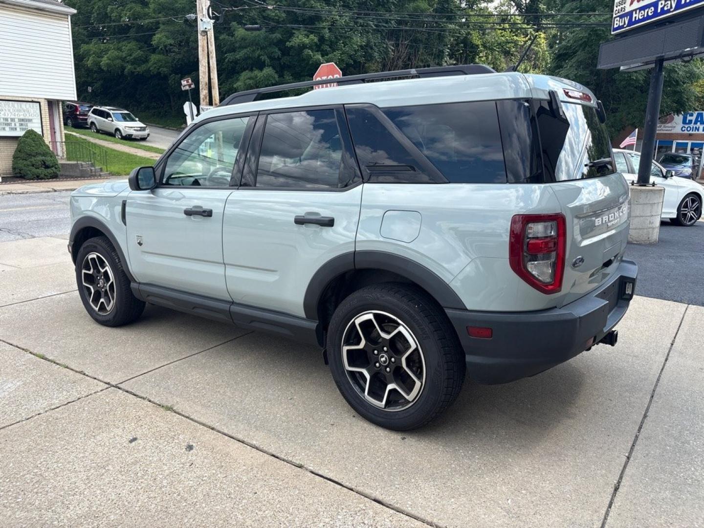 2021 GRAY FORD BRONCO SPORT BIG BEND (3FMCR9B64MR) with an 1.5L engine, Automatic transmission, located at 503 First Street, Canonsburg, PA, 15317, (724) 745-0566, 40.266006, -80.178413 - CLEAN CAR FAX! ONE OWNER! *REAR VIEW CAMERA *SECURICODE KEYLESS KEYPAD *SYNC *SIRIUSXM *ROOF RACK *CLASS II TRAILER TOW PACKAGE WE FINANCE! FAST AND EASY APPROVALS! APPLY ONLINE: WWW.USEDCARSCANONSBURGPA.COM CALL US: 724-745-0566 TEXT US: 724-825-1817- Photo#2