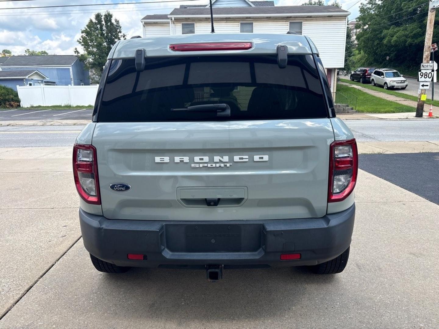 2021 GRAY FORD BRONCO SPORT BIG BEND (3FMCR9B64MR) with an 1.5L engine, Automatic transmission, located at 503 First Street, Canonsburg, PA, 15317, (724) 745-0566, 40.266006, -80.178413 - CLEAN CAR FAX! ONE OWNER! *REAR VIEW CAMERA *SECURICODE KEYLESS KEYPAD *SYNC *SIRIUSXM *ROOF RACK *CLASS II TRAILER TOW PACKAGE WE FINANCE! FAST AND EASY APPROVALS! APPLY ONLINE: WWW.USEDCARSCANONSBURGPA.COM CALL US: 724-745-0566 TEXT US: 724-825-1817- Photo#3