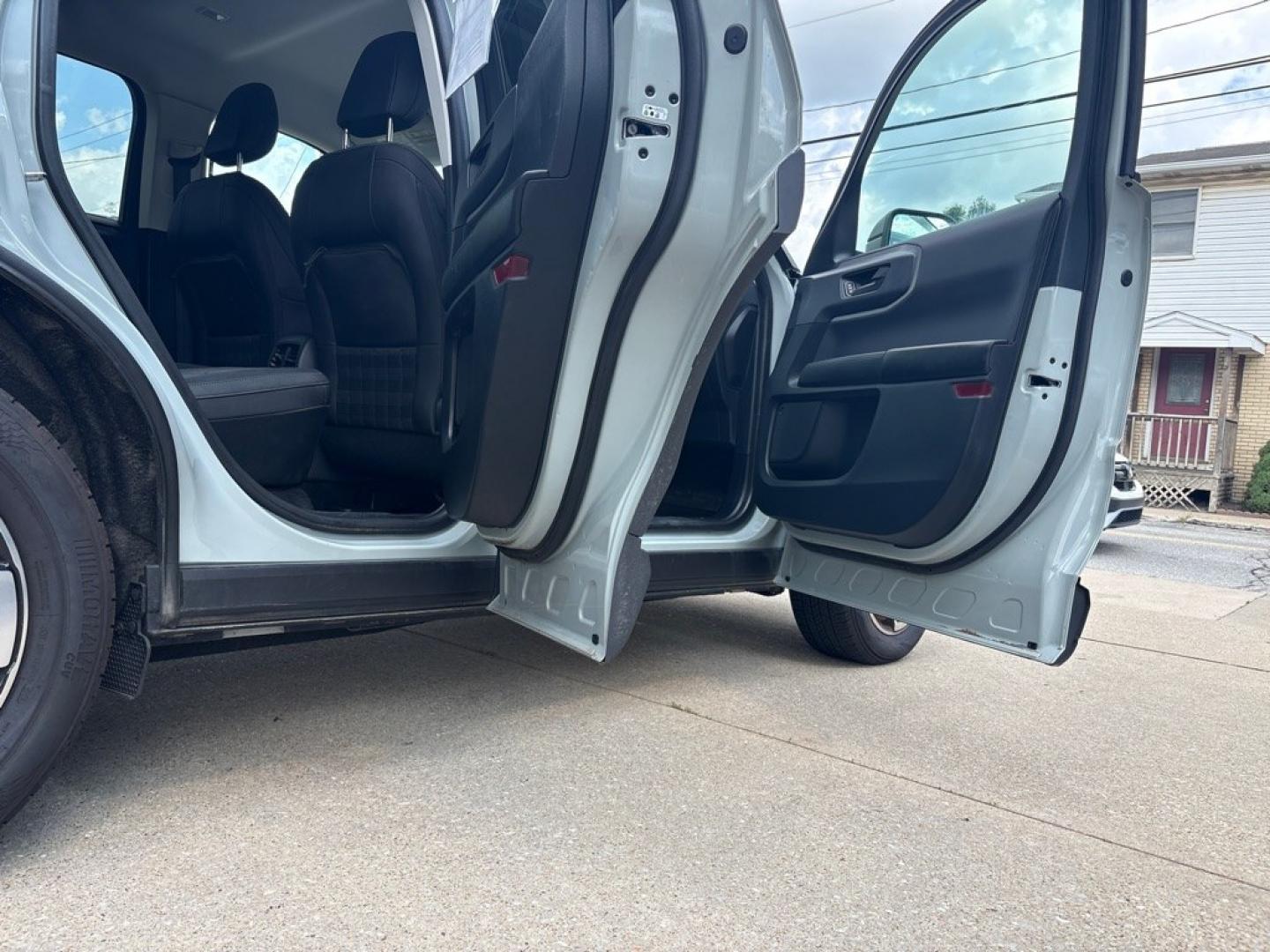 2021 GRAY FORD BRONCO SPORT BIG BEND (3FMCR9B64MR) with an 1.5L engine, Automatic transmission, located at 503 First Street, Canonsburg, PA, 15317, (724) 745-0566, 40.266006, -80.178413 - CLEAN CAR FAX! ONE OWNER! *REAR VIEW CAMERA *SECURICODE KEYLESS KEYPAD *SYNC *SIRIUSXM *ROOF RACK *CLASS II TRAILER TOW PACKAGE WE FINANCE! FAST AND EASY APPROVALS! APPLY ONLINE: WWW.USEDCARSCANONSBURGPA.COM CALL US: 724-745-0566 TEXT US: 724-825-1817- Photo#13