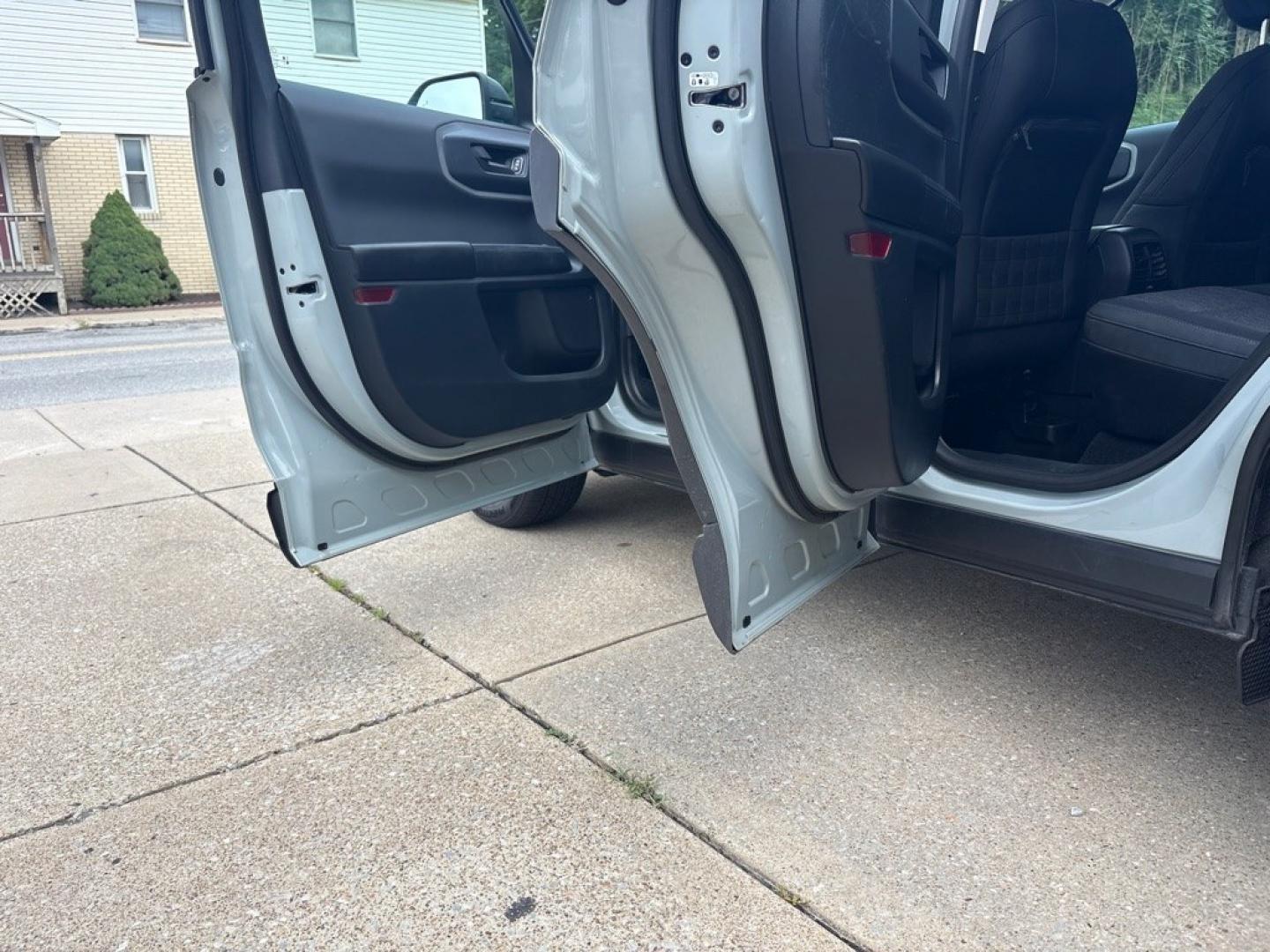 2021 GRAY FORD BRONCO SPORT BIG BEND (3FMCR9B64MR) with an 1.5L engine, Automatic transmission, located at 503 First Street, Canonsburg, PA, 15317, (724) 745-0566, 40.266006, -80.178413 - CLEAN CAR FAX! ONE OWNER! *REAR VIEW CAMERA *SECURICODE KEYLESS KEYPAD *SYNC *SIRIUSXM *ROOF RACK *CLASS II TRAILER TOW PACKAGE WE FINANCE! FAST AND EASY APPROVALS! APPLY ONLINE: WWW.USEDCARSCANONSBURGPA.COM CALL US: 724-745-0566 TEXT US: 724-825-1817- Photo#16