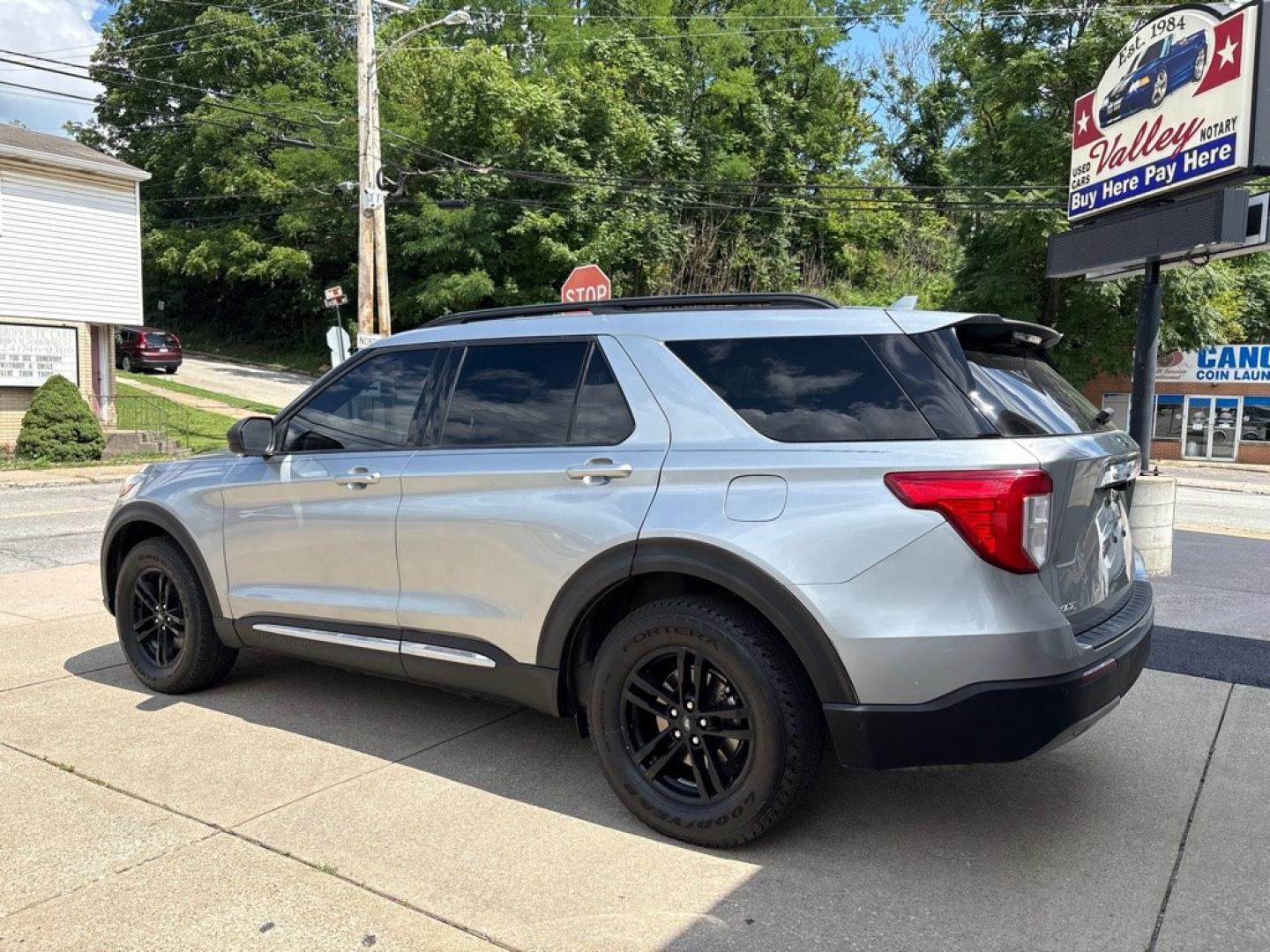 2020 SILVER FORD EXPLORER XLT (1FMSK8DH7LG) with an 2.3L engine, Automatic transmission, located at 503 First Street, Canonsburg, PA, 15317, (724) 745-0566, 40.266006, -80.178413 - CAR FAX AVAILABLE! ESTIMATED MPG: 20 CITY / 27 HIGHWAY 3RD ROW 4WD CRUISE AND AUDIO CONTROL ON THE STEERING WHEEL AM/FM/MP3/SIRRUS XM / BLUETOOTH NAVIGATION HEATED STEERING WHEEL WE FINANCE! FAST AND EASY APPROVALS! APPLY ONLINE: WWW.USEDCARSCANONSBURGPA.COM CALL US: 724-745-0566 TE- Photo#2