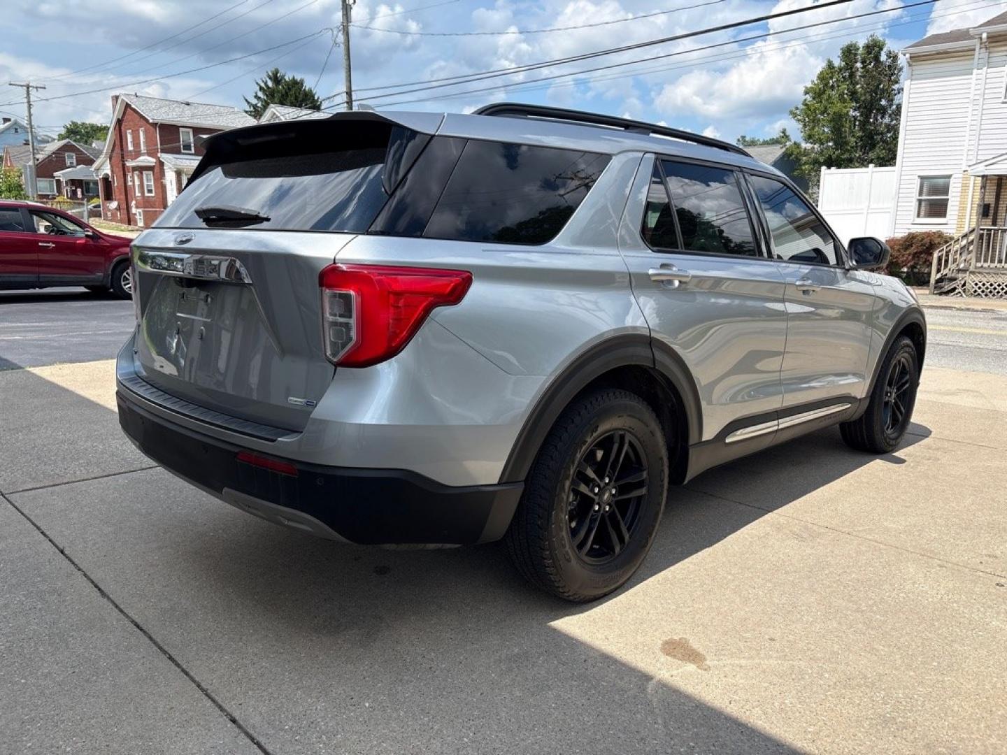 2020 SILVER FORD EXPLORER XLT (1FMSK8DH7LG) with an 2.3L engine, Automatic transmission, located at 503 First Street, Canonsburg, PA, 15317, (724) 745-0566, 40.266006, -80.178413 - CAR FAX AVAILABLE! ESTIMATED MPG: 20 CITY / 27 HIGHWAY 3RD ROW 4WD CRUISE AND AUDIO CONTROL ON THE STEERING WHEEL AM/FM/MP3/SIRRUS XM / BLUETOOTH NAVIGATION HEATED STEERING WHEEL WE FINANCE! FAST AND EASY APPROVALS! APPLY ONLINE: WWW.USEDCARSCANONSBURGPA.COM CALL US: 724-745-0566 TE- Photo#4