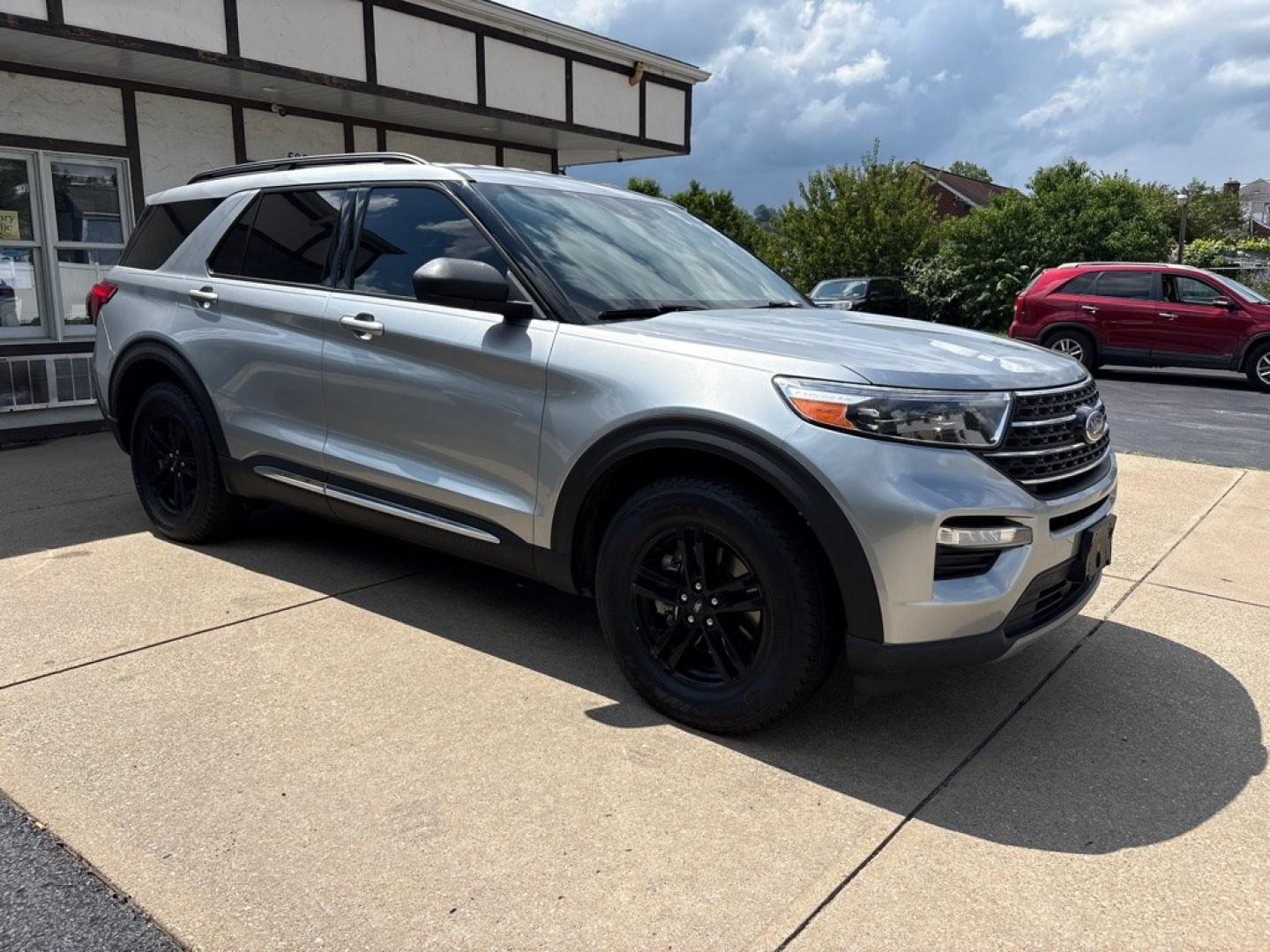 2020 SILVER FORD EXPLORER XLT (1FMSK8DH7LG) with an 2.3L engine, Automatic transmission, located at 503 First Street, Canonsburg, PA, 15317, (724) 745-0566, 40.266006, -80.178413 - CAR FAX AVAILABLE! ESTIMATED MPG: 20 CITY / 27 HIGHWAY 3RD ROW 4WD CRUISE AND AUDIO CONTROL ON THE STEERING WHEEL AM/FM/MP3/SIRRUS XM / BLUETOOTH NAVIGATION HEATED STEERING WHEEL WE FINANCE! FAST AND EASY APPROVALS! APPLY ONLINE: WWW.USEDCARSCANONSBURGPA.COM CALL US: 724-745-0566 TE- Photo#6