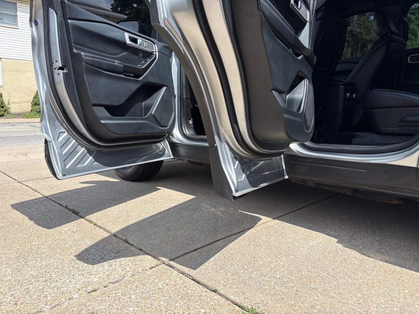 2020 SILVER FORD EXPLORER XLT (1FMSK8DH7LG) with an 2.3L engine, Automatic transmission, located at 503 First Street, Canonsburg, PA, 15317, (724) 745-0566, 40.266006, -80.178413 - CAR FAX AVAILABLE! ESTIMATED MPG: 20 CITY / 27 HIGHWAY 3RD ROW 4WD CRUISE AND AUDIO CONTROL ON THE STEERING WHEEL AM/FM/MP3/SIRRUS XM / BLUETOOTH NAVIGATION HEATED STEERING WHEEL WE FINANCE! FAST AND EASY APPROVALS! APPLY ONLINE: WWW.USEDCARSCANONSBURGPA.COM CALL US: 724-745-0566 TE- Photo#19