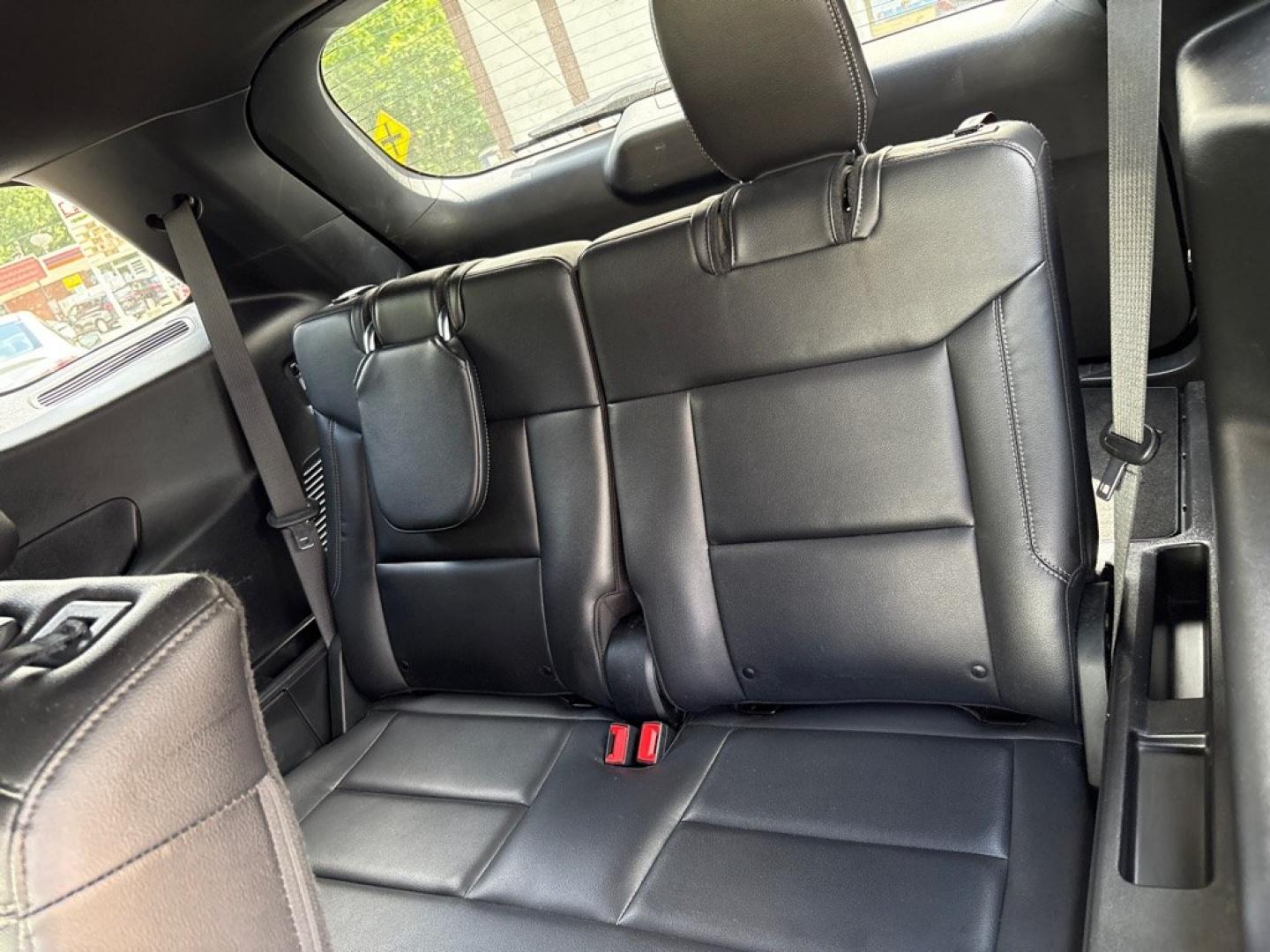 2020 SILVER FORD EXPLORER XLT (1FMSK8DH7LG) with an 2.3L engine, Automatic transmission, located at 503 First Street, Canonsburg, PA, 15317, (724) 745-0566, 40.266006, -80.178413 - CAR FAX AVAILABLE! ESTIMATED MPG: 20 CITY / 27 HIGHWAY 3RD ROW 4WD CRUISE AND AUDIO CONTROL ON THE STEERING WHEEL AM/FM/MP3/SIRRUS XM / BLUETOOTH NAVIGATION HEATED STEERING WHEEL WE FINANCE! FAST AND EASY APPROVALS! APPLY ONLINE: WWW.USEDCARSCANONSBURGPA.COM CALL US: 724-745-0566 TE- Photo#21