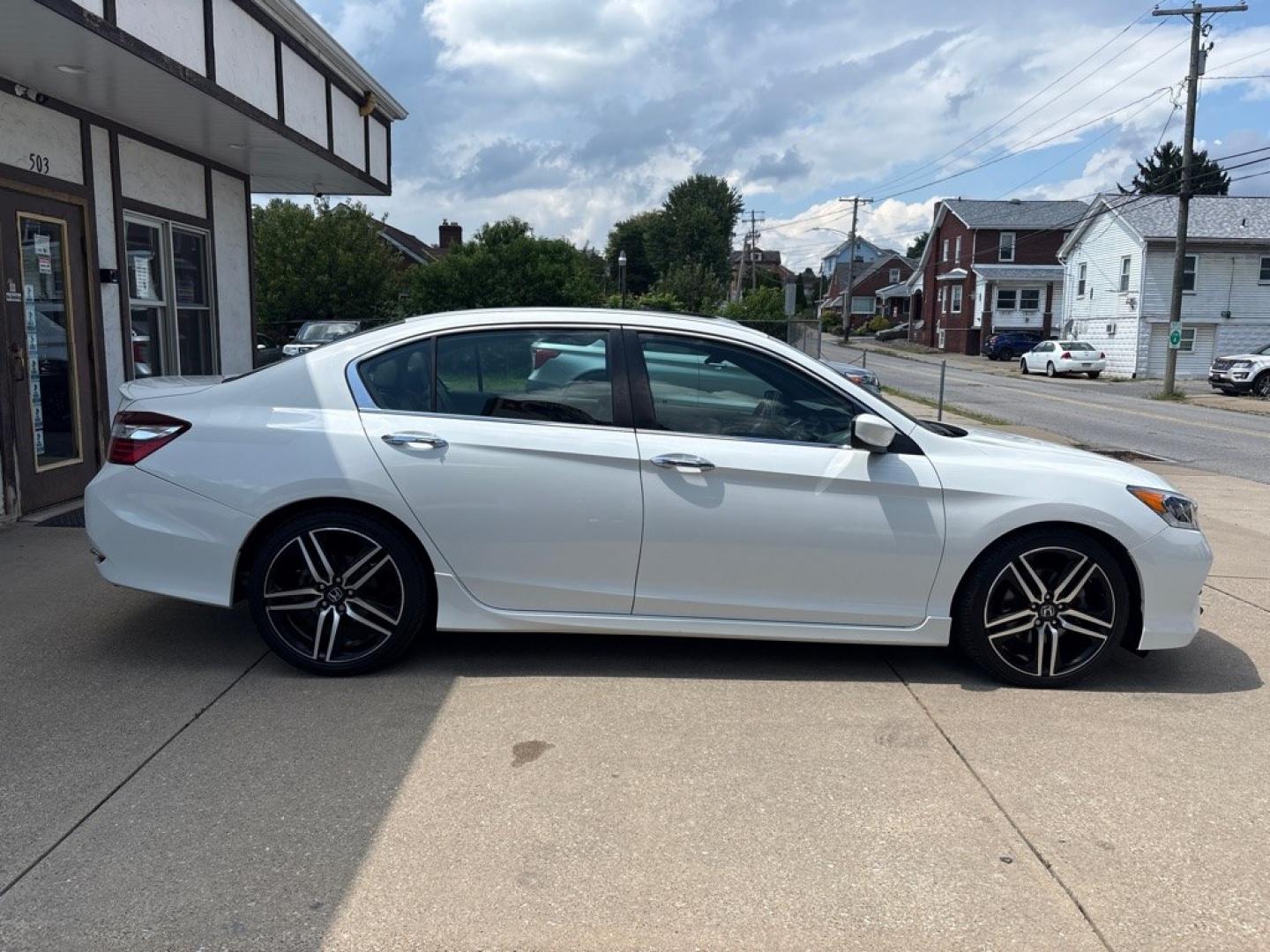 2017 WHITE HONDA ACCORD SPORT SPECIAL EDITION (1HGCR2F13HA) with an 2.4L engine, Continuously Variable transmission, located at 503 First Street, Canonsburg, PA, 15317, (724) 745-0566, 40.266006, -80.178413 - CAR FAX AVAILABLE! ESTIMATED MPG: 26 CITY / 34 HIGHWAY EXTRA CLEAN!! BACK-UP CAMERA HEATED LEATHER SEATS DUAL ZONE CLIMATE CONTROL WE FINANCE! FAST AND EASY APPROVALS! APPLY ONLINE: WWW.USEDCARSCANONSBURGPA.COM CALL US: 724-745-0566 TEXT US: 724-825-1817- Photo#5