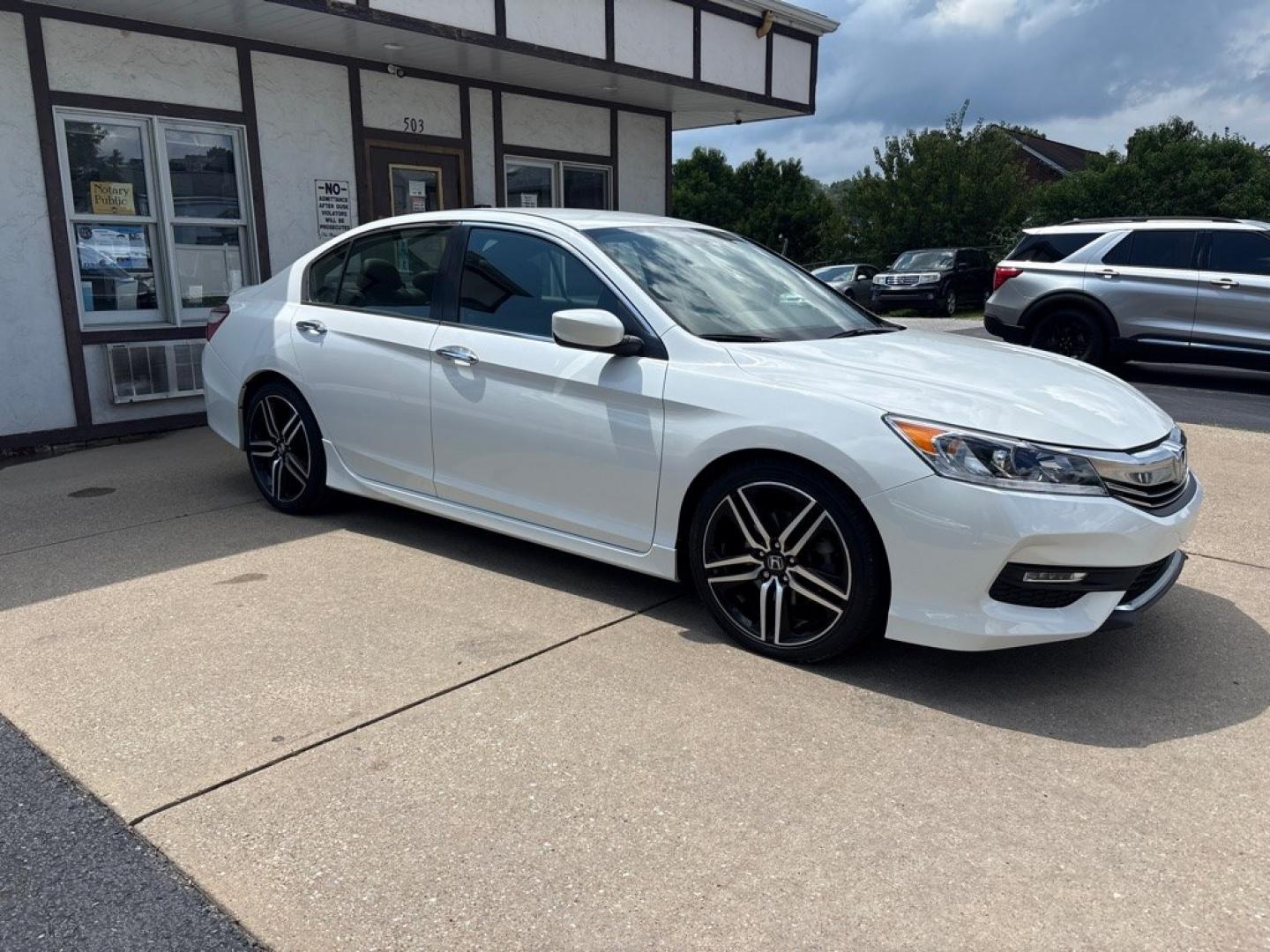 2017 WHITE HONDA ACCORD SPORT SPECIAL EDITION (1HGCR2F13HA) with an 2.4L engine, Continuously Variable transmission, located at 503 First Street, Canonsburg, PA, 15317, (724) 745-0566, 40.266006, -80.178413 - CAR FAX AVAILABLE! ESTIMATED MPG: 26 CITY / 34 HIGHWAY EXTRA CLEAN!! BACK-UP CAMERA HEATED LEATHER SEATS DUAL ZONE CLIMATE CONTROL WE FINANCE! FAST AND EASY APPROVALS! APPLY ONLINE: WWW.USEDCARSCANONSBURGPA.COM CALL US: 724-745-0566 TEXT US: 724-825-1817- Photo#6