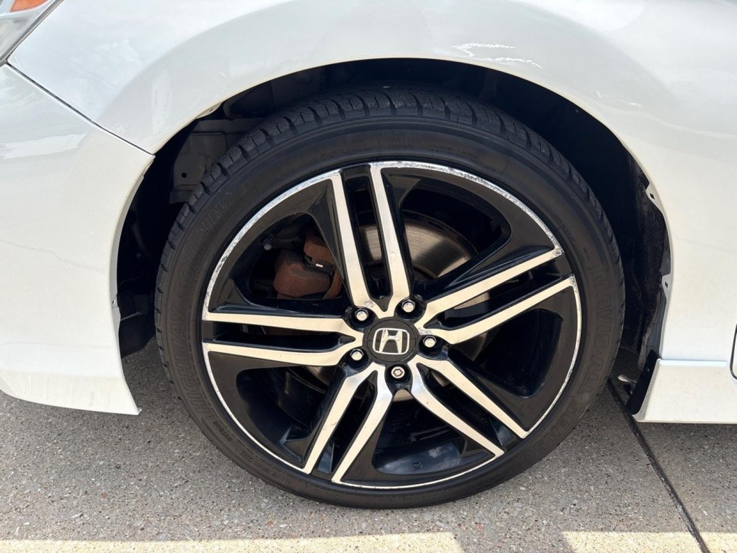 2017 WHITE HONDA ACCORD SPORT SPECIAL EDITION (1HGCR2F13HA) with an 2.4L engine, Continuously Variable transmission, located at 503 First Street, Canonsburg, PA, 15317, (724) 745-0566, 40.266006, -80.178413 - CAR FAX AVAILABLE! ESTIMATED MPG: 26 CITY / 34 HIGHWAY EXTRA CLEAN!! BACK-UP CAMERA HEATED LEATHER SEATS DUAL ZONE CLIMATE CONTROL WE FINANCE! FAST AND EASY APPROVALS! APPLY ONLINE: WWW.USEDCARSCANONSBURGPA.COM CALL US: 724-745-0566 TEXT US: 724-825-1817- Photo#8