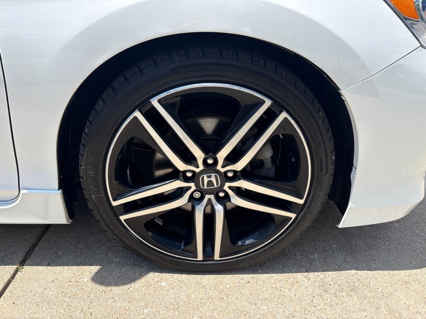 2017 WHITE HONDA ACCORD SPORT SPECIAL EDITION (1HGCR2F13HA) with an 2.4L engine, Continuously Variable transmission, located at 503 First Street, Canonsburg, PA, 15317, (724) 745-0566, 40.266006, -80.178413 - CAR FAX AVAILABLE! ESTIMATED MPG: 26 CITY / 34 HIGHWAY EXTRA CLEAN!! BACK-UP CAMERA HEATED LEATHER SEATS DUAL ZONE CLIMATE CONTROL WE FINANCE! FAST AND EASY APPROVALS! APPLY ONLINE: WWW.USEDCARSCANONSBURGPA.COM CALL US: 724-745-0566 TEXT US: 724-825-1817- Photo#11