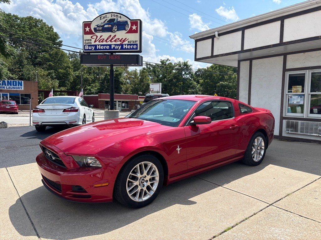 photo of 2013 FORD MUSTANG 