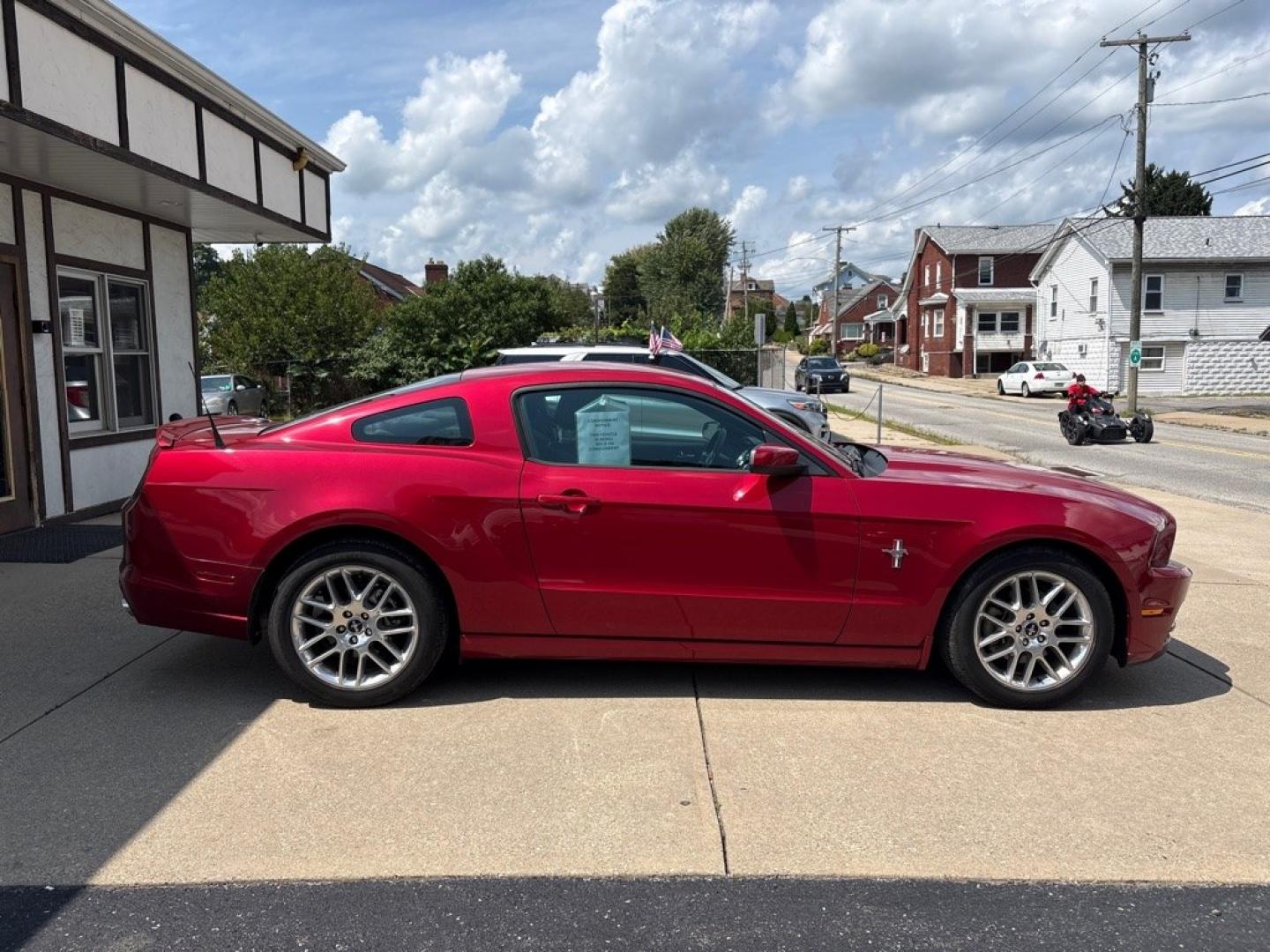2013 RED FORD MUSTANG (1ZVBP8AM8D5) with an 3.7L engine, Automatic transmission, located at 503 First Street, Canonsburg, PA, 15317, (724) 745-0566, 40.266006, -80.178413- Photo#5
